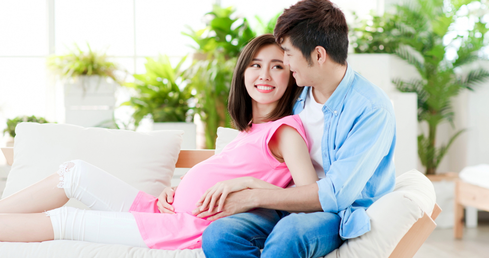 Đón chào thiên thần nhỏ, vợ chồng càng thắt chặt tình cảm - Nguồn ảnh minh họa: Shutterstock