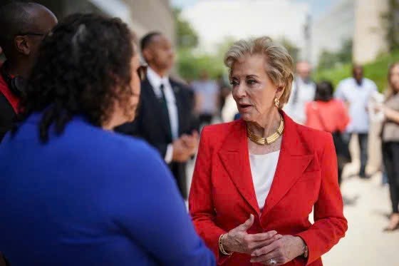 Bộ trưởng Giáo dục Linda McMahon ủng hộ phán quyết của Tòa án Tối cao - Ảnh: Getty image