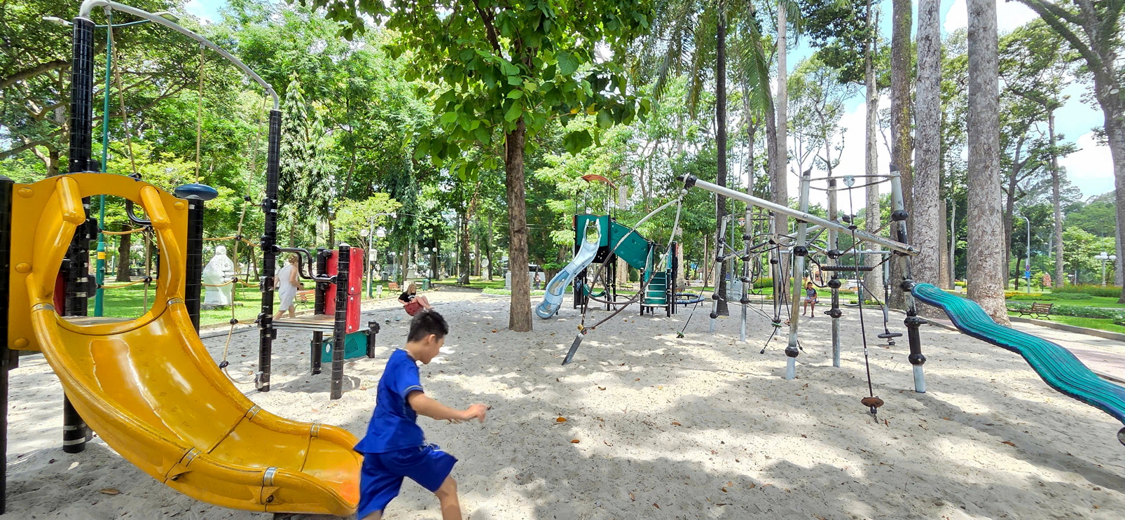 Khu vui chơi trẻ em trong công viên Tao Đàn  được đưa vào hoạt động năm 2011 - ẢNH: NGỌC TUYẾT