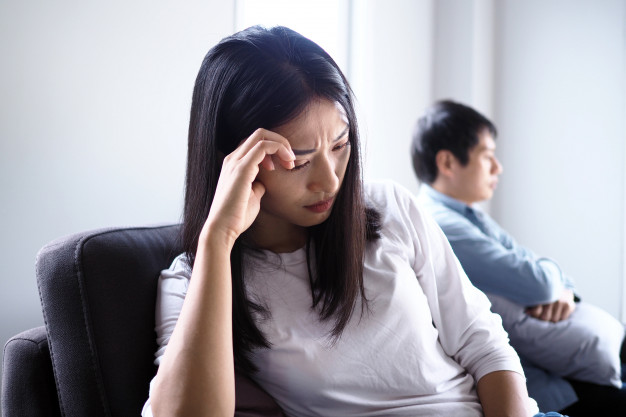 Vợ không vui vì tôi không cho cô ấy nhà đầu tư đất (ảnh minh họa)