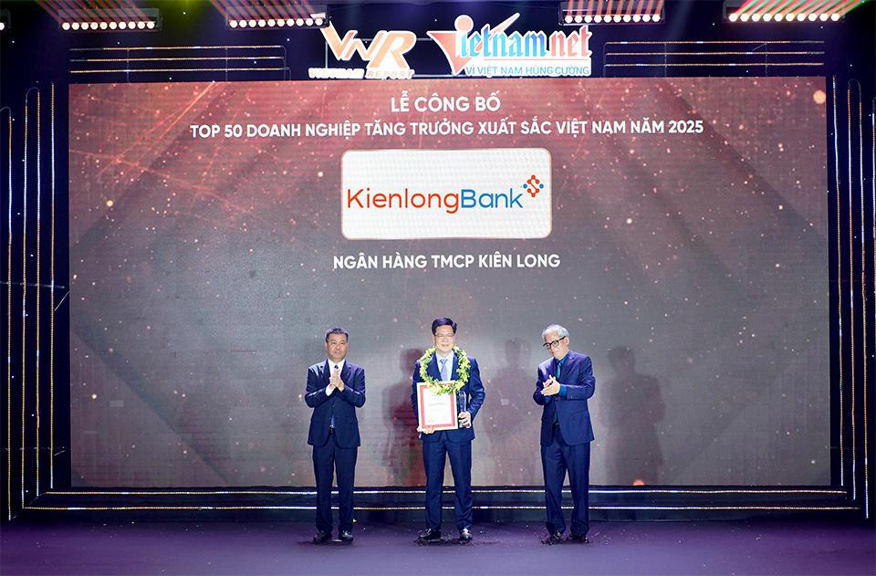 KienlongBank được vinh danh Top 50 doanh nghiệp tăng trưởng xuất sắc nhất Việt Nam - Ảnh: KienlongBank
