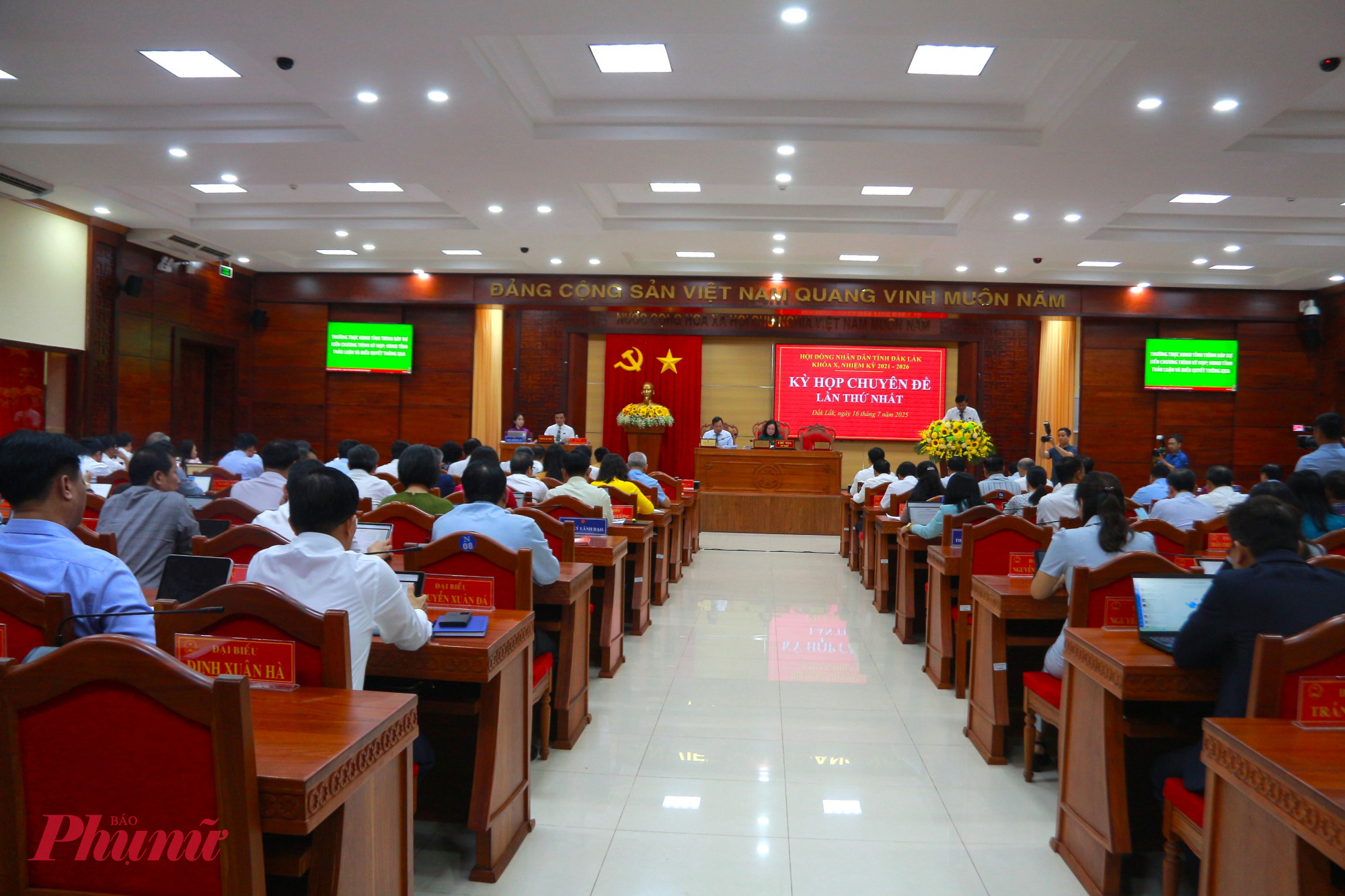 Toàn cảnh kỳ họp chuyên đề lần thứ nhất HĐND tỉnh Đắk Lắk khóa X, nhiệm kỳ 2021-2026 
