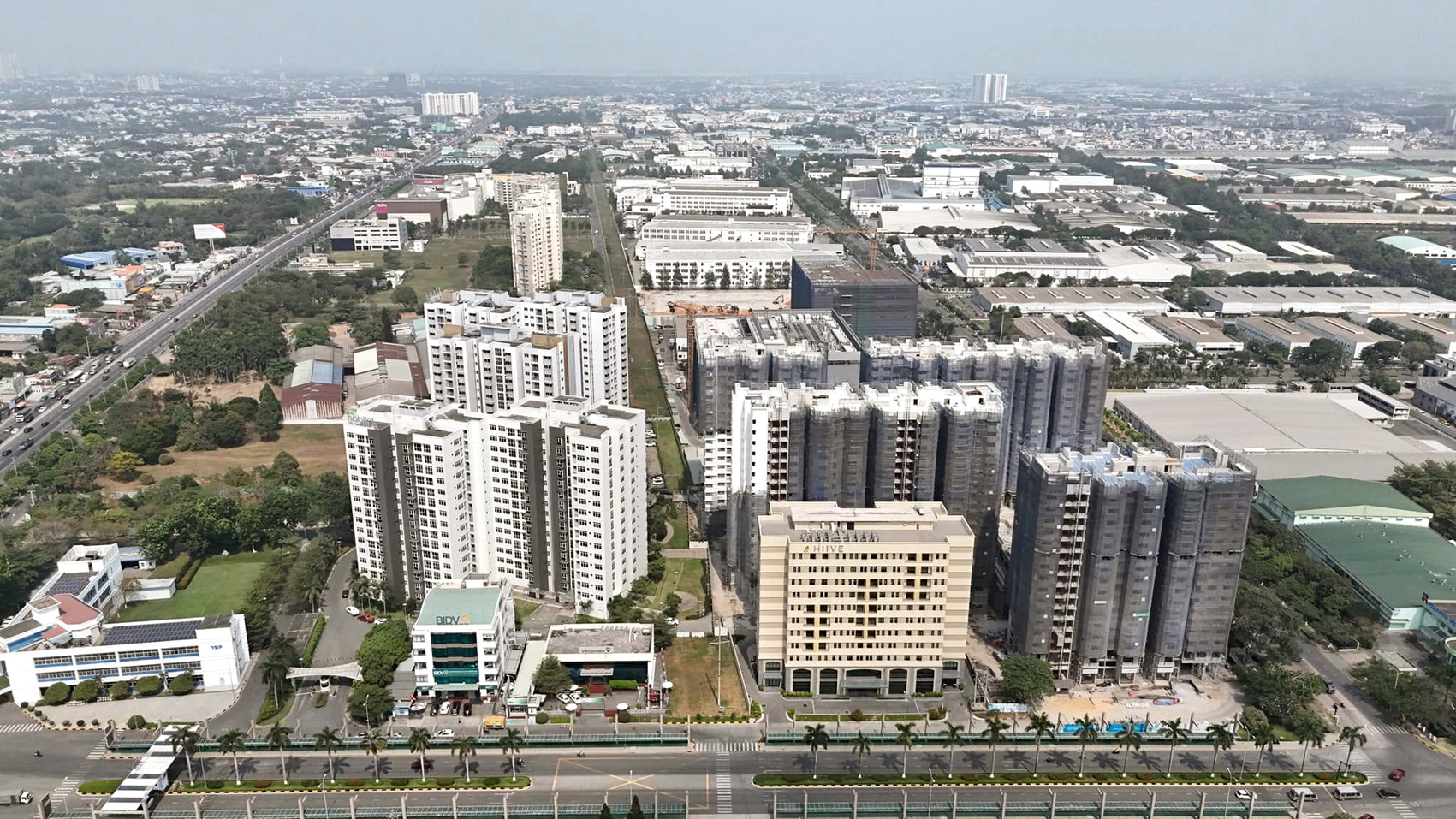 Trong 6 tháng đầu năm 2025, tỉnh Bình Dương (cũ) có gần 8.300 căn hộ được mở bán - ẢNH: B.T.