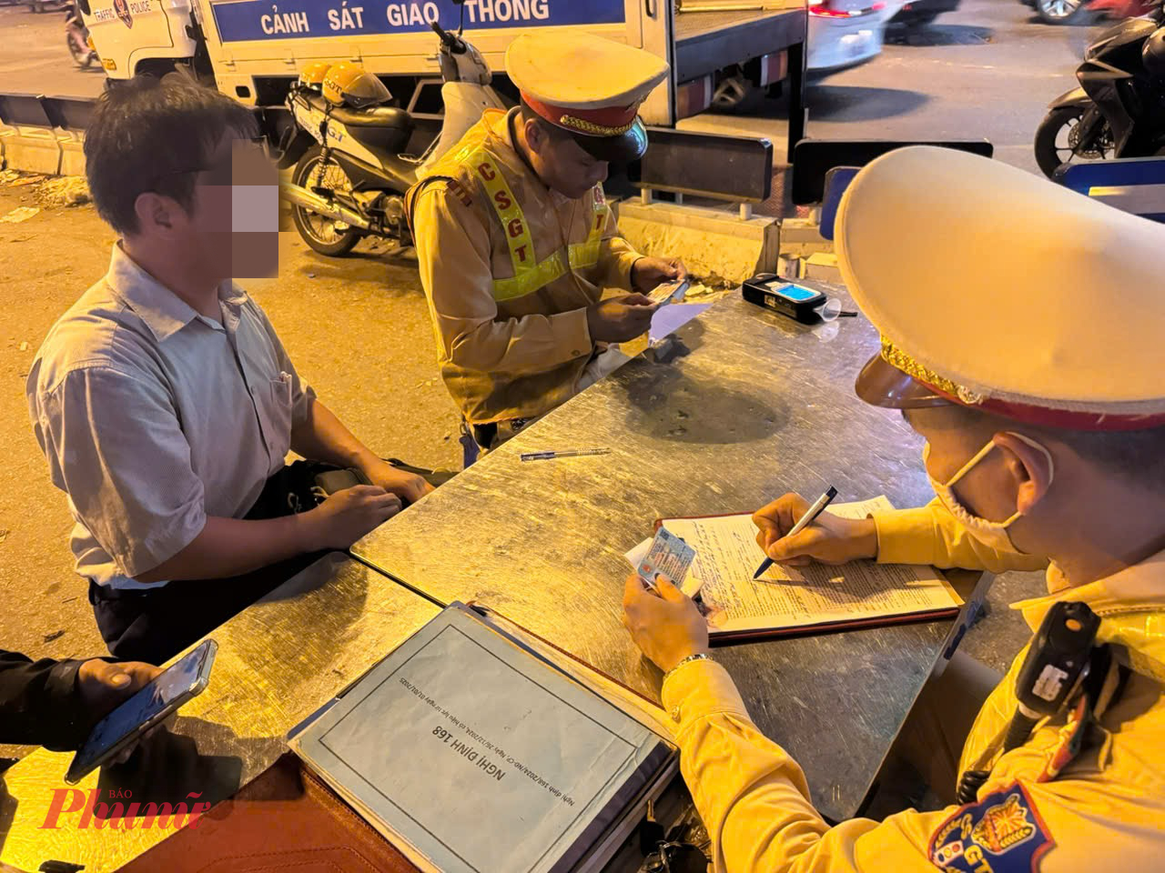 Các tuyến đường trên địa bàn đơn vị Đội CSGT đường bộ số 3 được kiểm soát mạnh về vi phạm nồng độ cồn, nhiều ma men đã bị xử phạt.