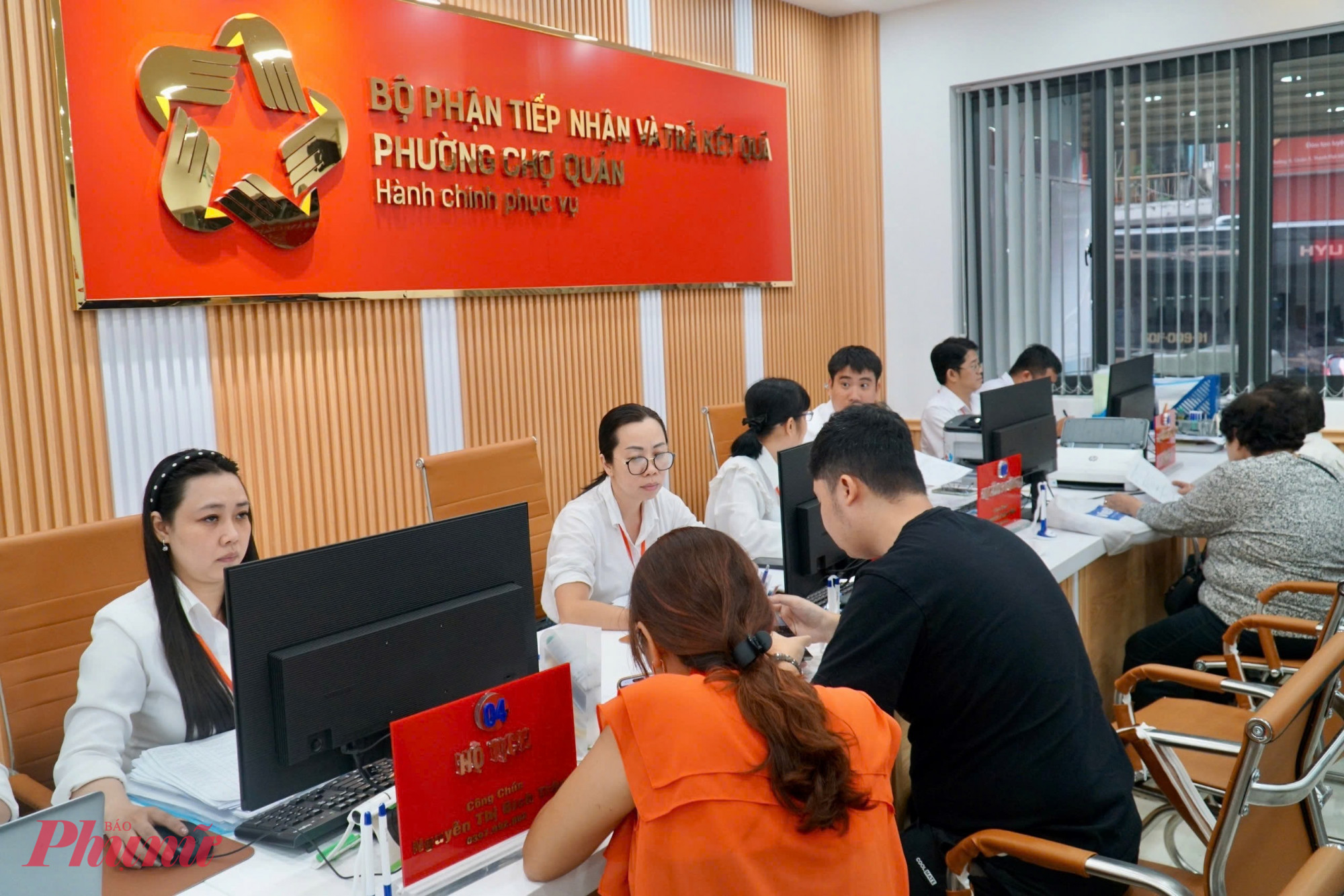 Trung tâm Phục vụ hành chính công phường Chợ Quán - Ảnh: Thanh Tâm