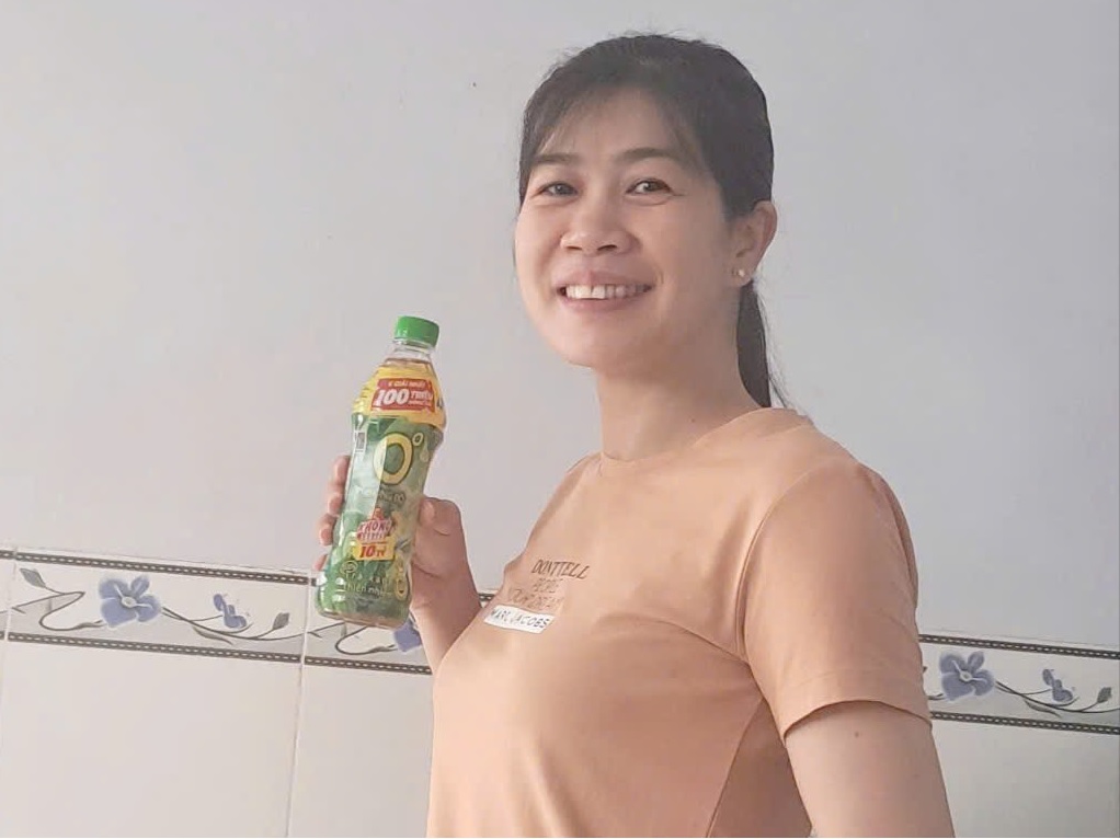 Giải nhiệt mỗi ngày với Trà Xanh Không Độ đã giúp chị Nguyễn Thị Bích Liên trúng giải Nhì từ chương trình khuyến mãi “Không Độ hè không stress” - Ảnh: nhân vật cung cấp