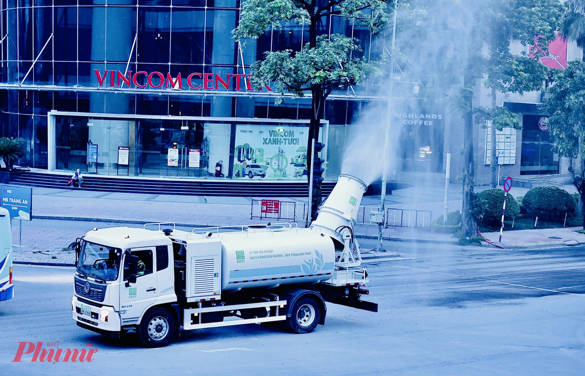 Theo tìm hiểu, lịch trình thay đổi, xe bắt đầu hoạt động từ sau 4g và hoàn thành trước 6g hàng ngày.