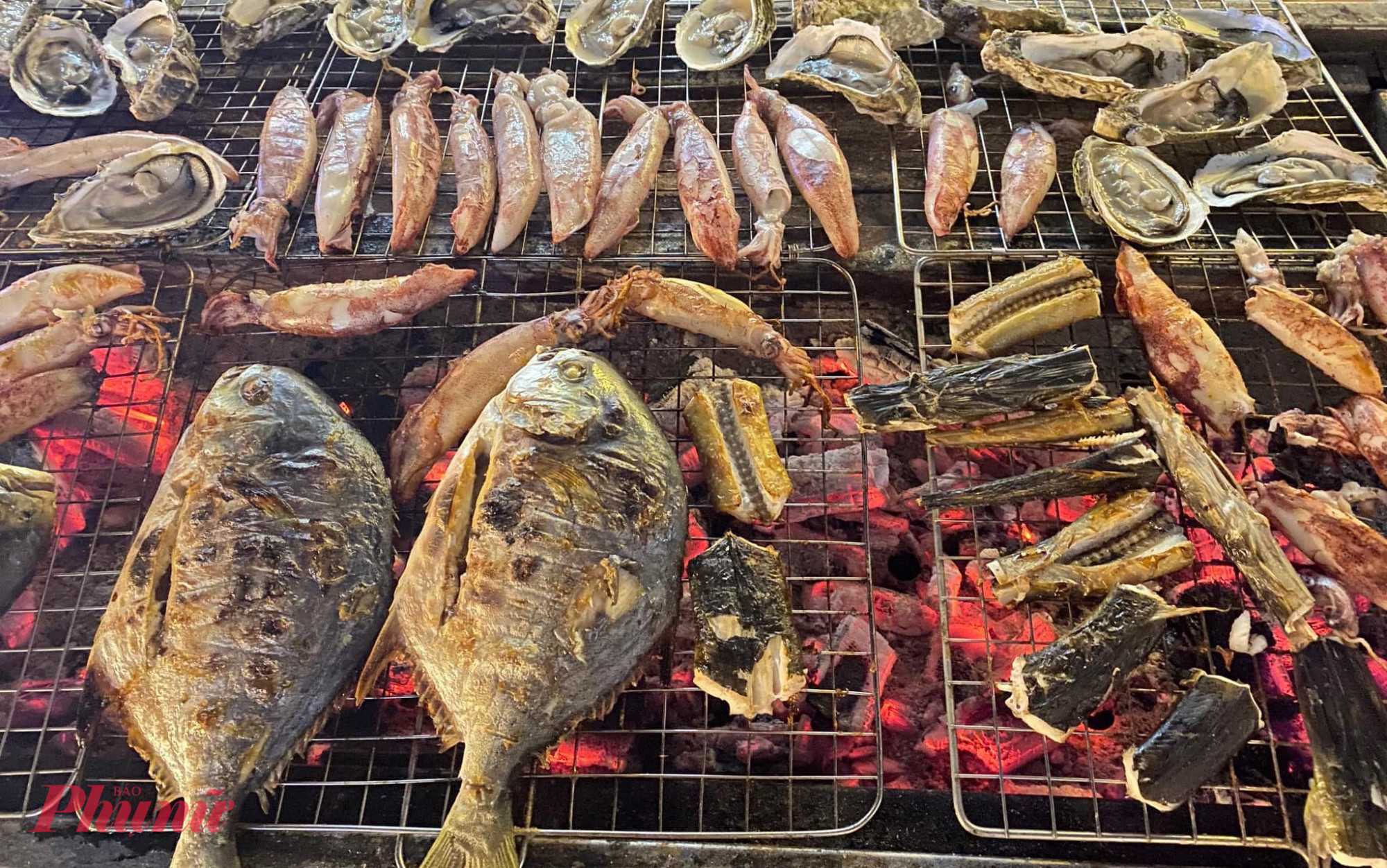 Hải sản nướng mộc theo cách của làng chài