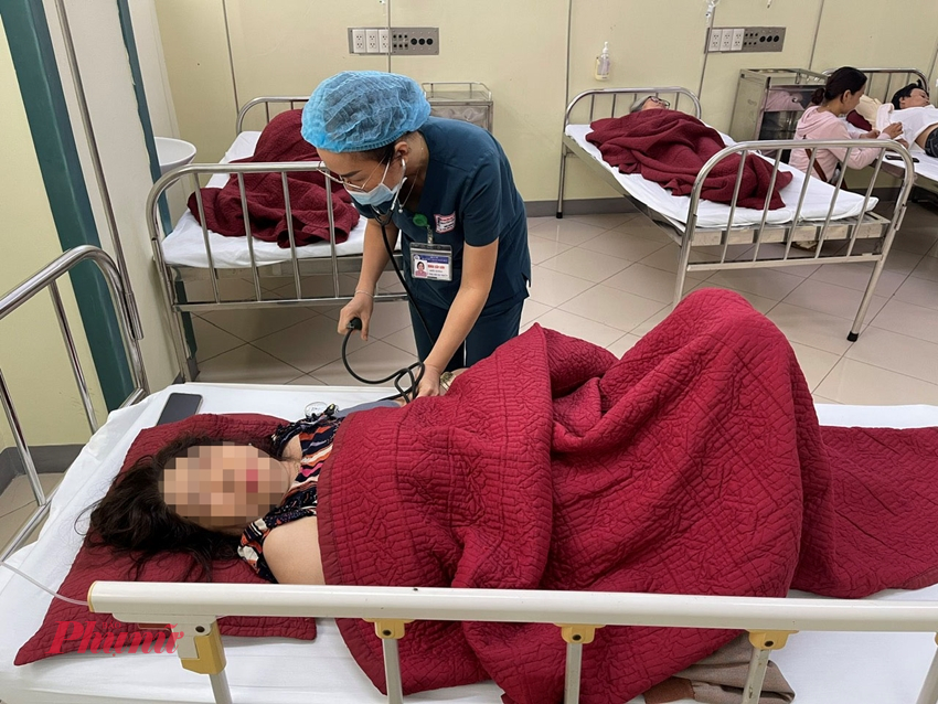 Các bệnh nhân bị ngộ độc đâng được điều trị tại Cơ sở 2 Bệnh viện Trung ương Huế