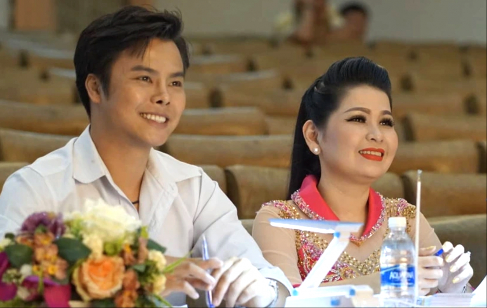 NSƯT Võ Minh Lâm và NSND Hồ Ngọc Trinh - chuông vàng và chuông bạc 2006 - mùa giải đầu tiên - 