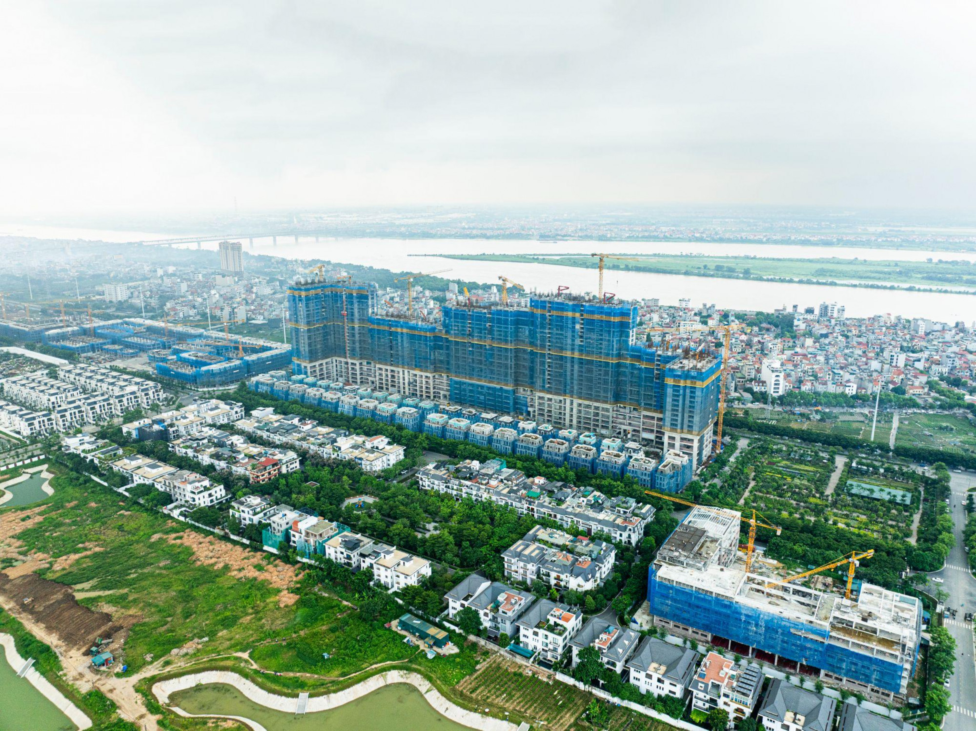 Quỹ đất cạn kiệt, các dự án đang triển khai xây dựng tại Tây Hồ Tây chủ yếu là dòng sản phẩm cao cấp, hàng hiệu