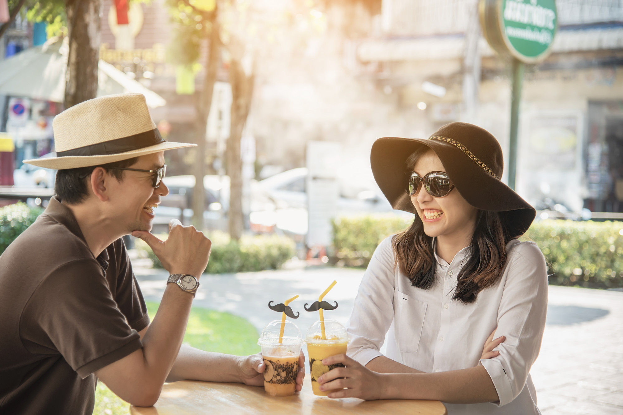 Những câu chuyện ngoại tình như cặp đôi Andy Byron - Kristin Cabot vẫn đầy rẫy quanh ta đó thôi (ảnh Freepik)