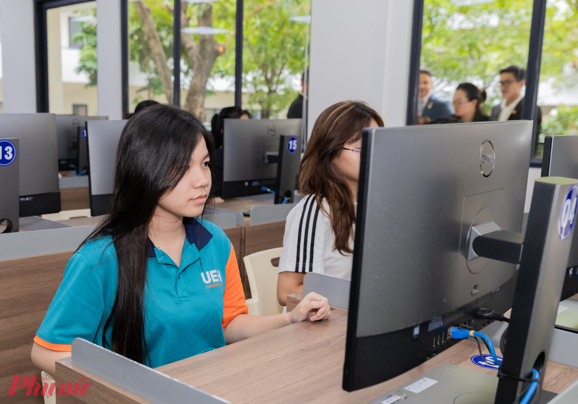 Đại học Kinh tế TPHCM mở Trung tâm thi chứng chỉ ACCA trên máy tính - Ảnh: UEH