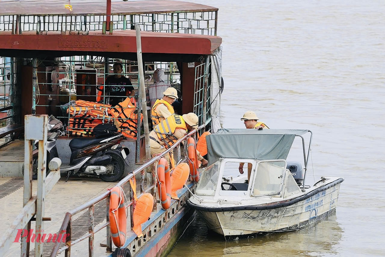 Công tác ứng phó bão được lực lượng chức năng khẩn trương triển khai.