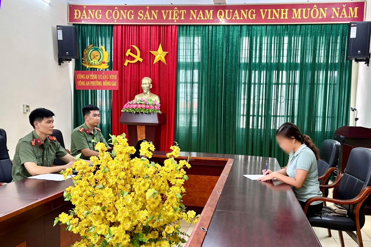 Người phụ nữ thông tin sai về số lượng người tử vong do vụ lật tàu ở Quảng Ninh - ảnh: Cơ quan công an cung cấp
