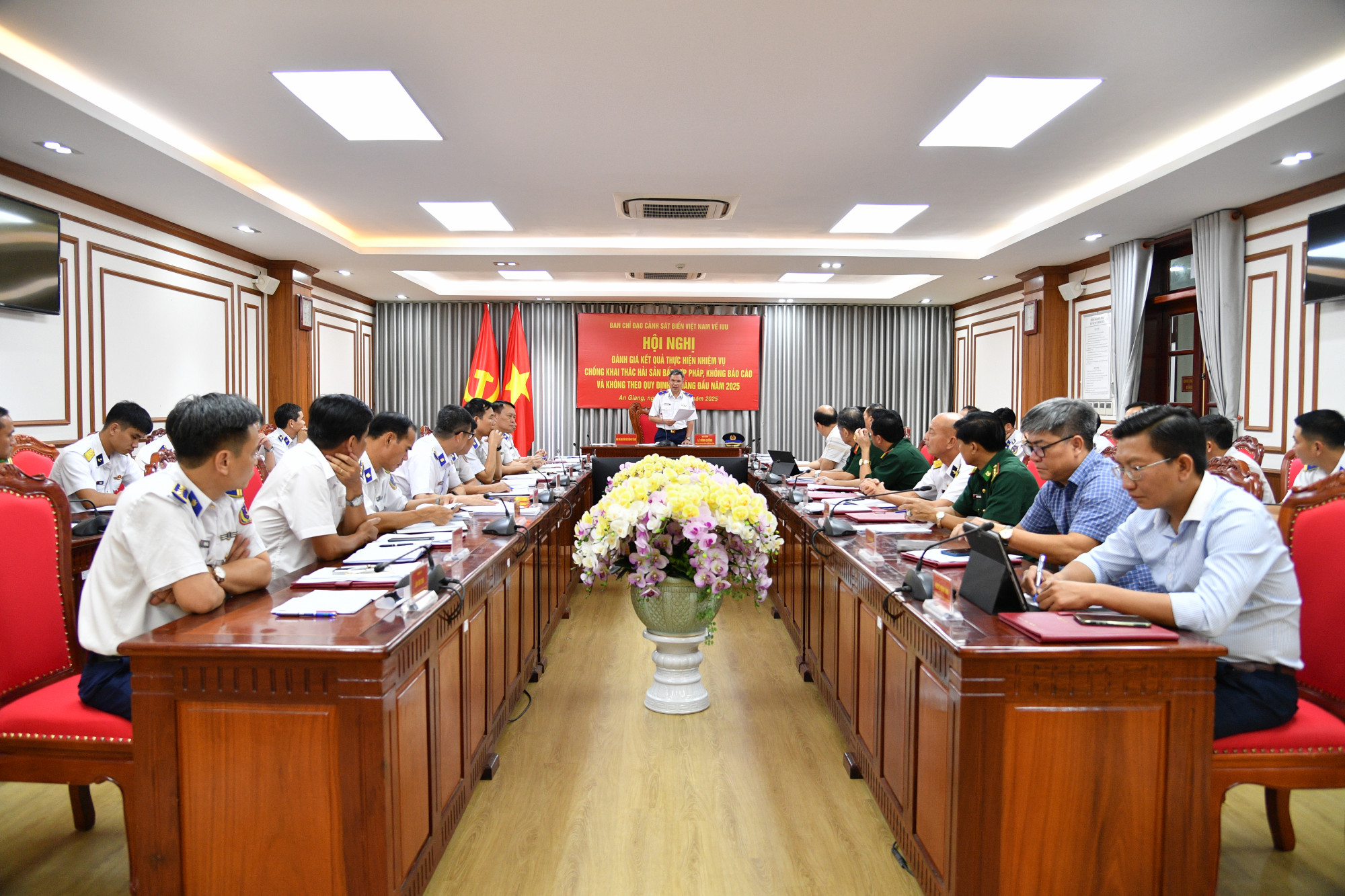 Toàn cảnh hội nghị sơ kết chống khai thác IUU - Ảnh CSBCC