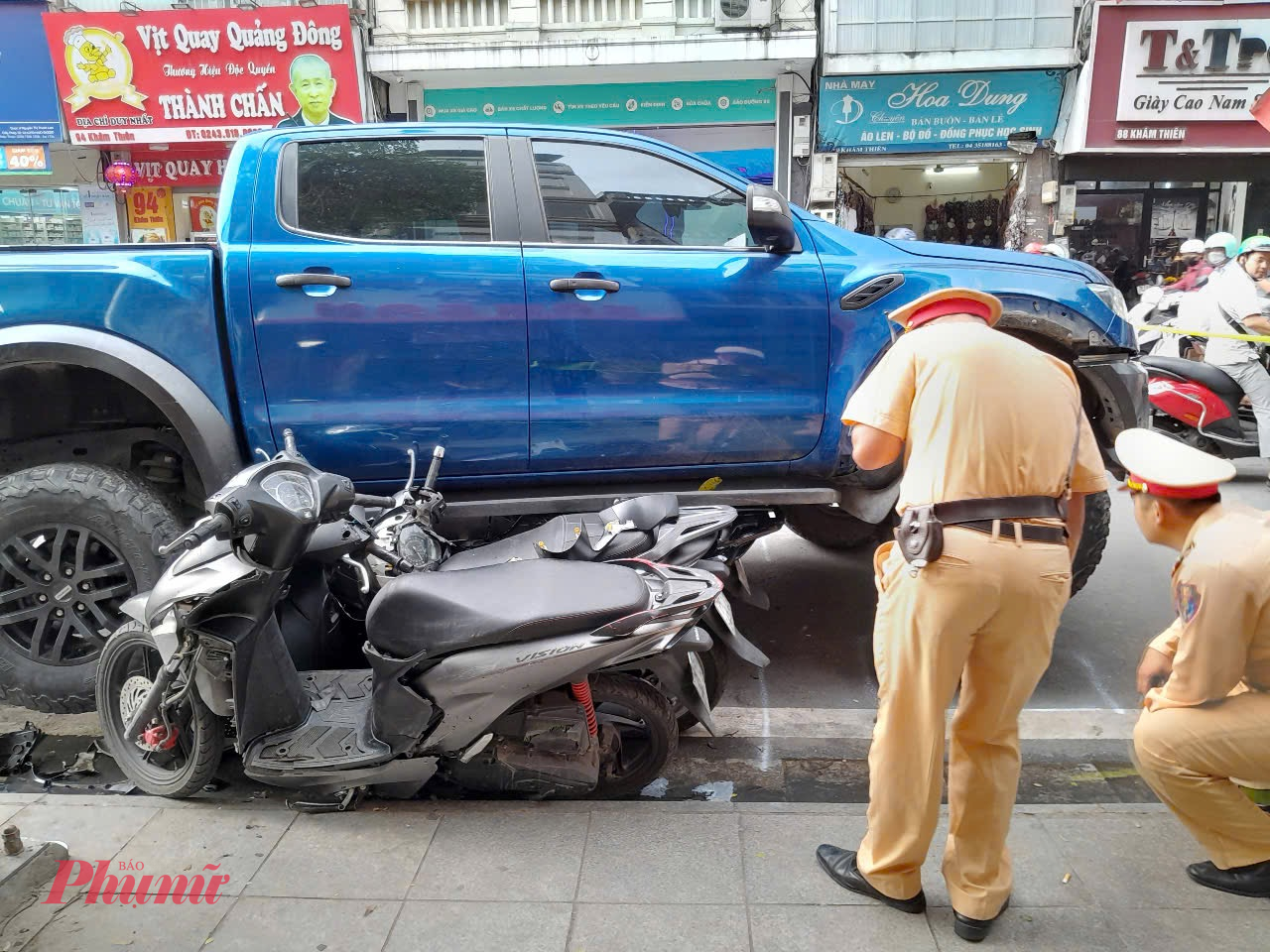 CSGT có mặt tại hiện trường.