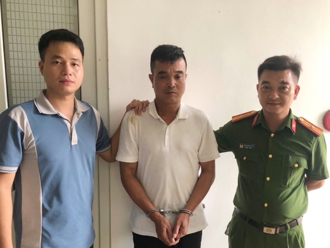 Đối tượng giả danh bác sĩ bị lực lượng công an bắt giữ - Công an cung cấp 