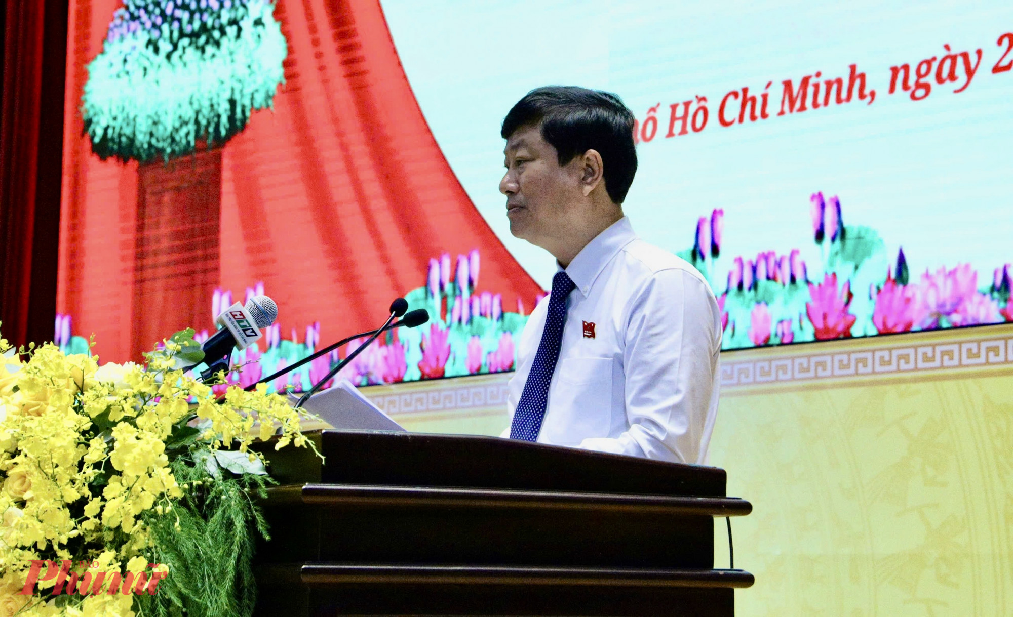 Ông Võ Văn Minh - Chủ tịch HĐND TPHCM phát biểu khai mạc kỳ họp - Ảnh: Ngọc Trăm