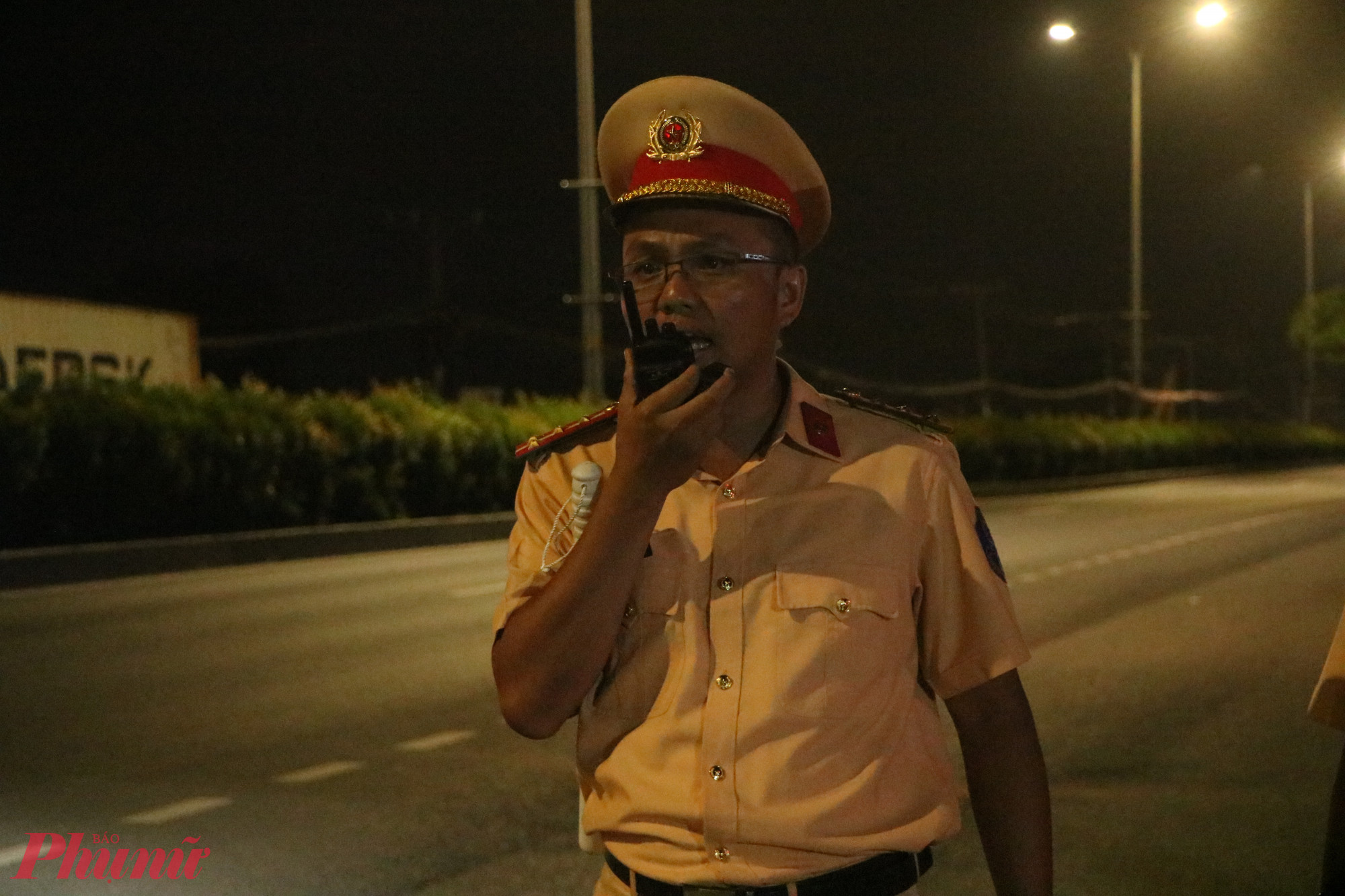 Lãnh đạo Đội CSGT An Sương tiếp nhận thông tin xe vi phạm từ xa.