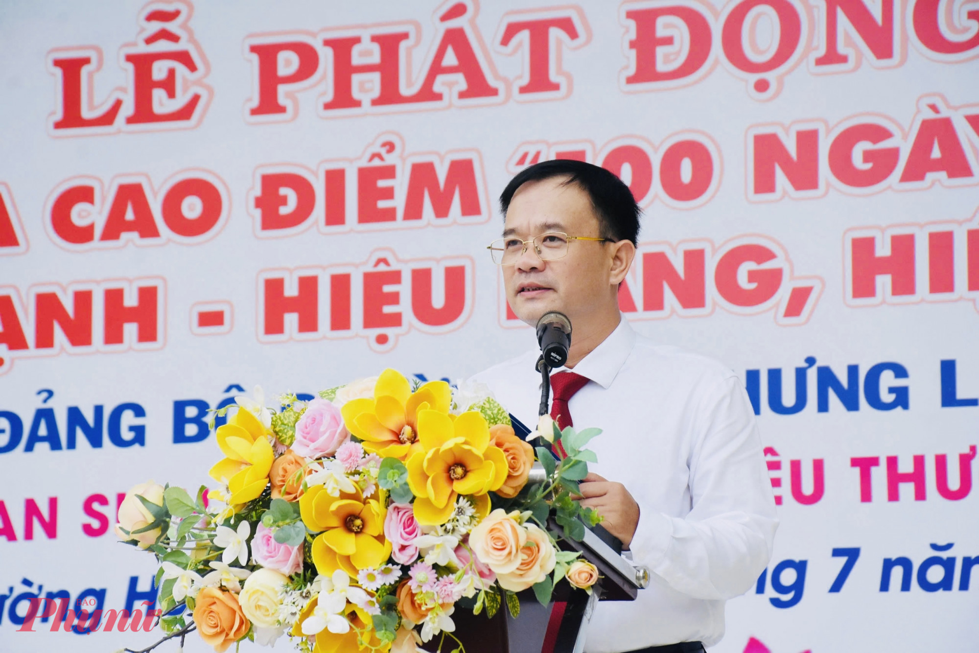 Ông Phan Tấn Phúc - Phó chủ tịch UBND phường Hòa Hưng phát động đợt thi đua