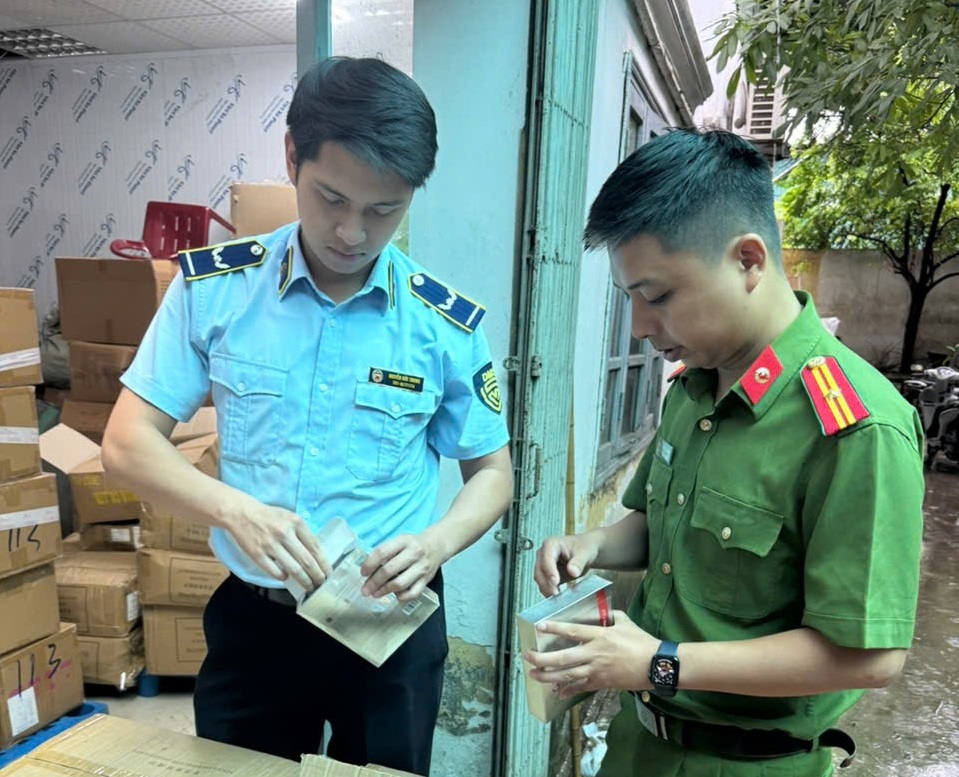 Mặt nạ không phép nhập lậu được lực lượng chức năng phát hiện và thu giữ