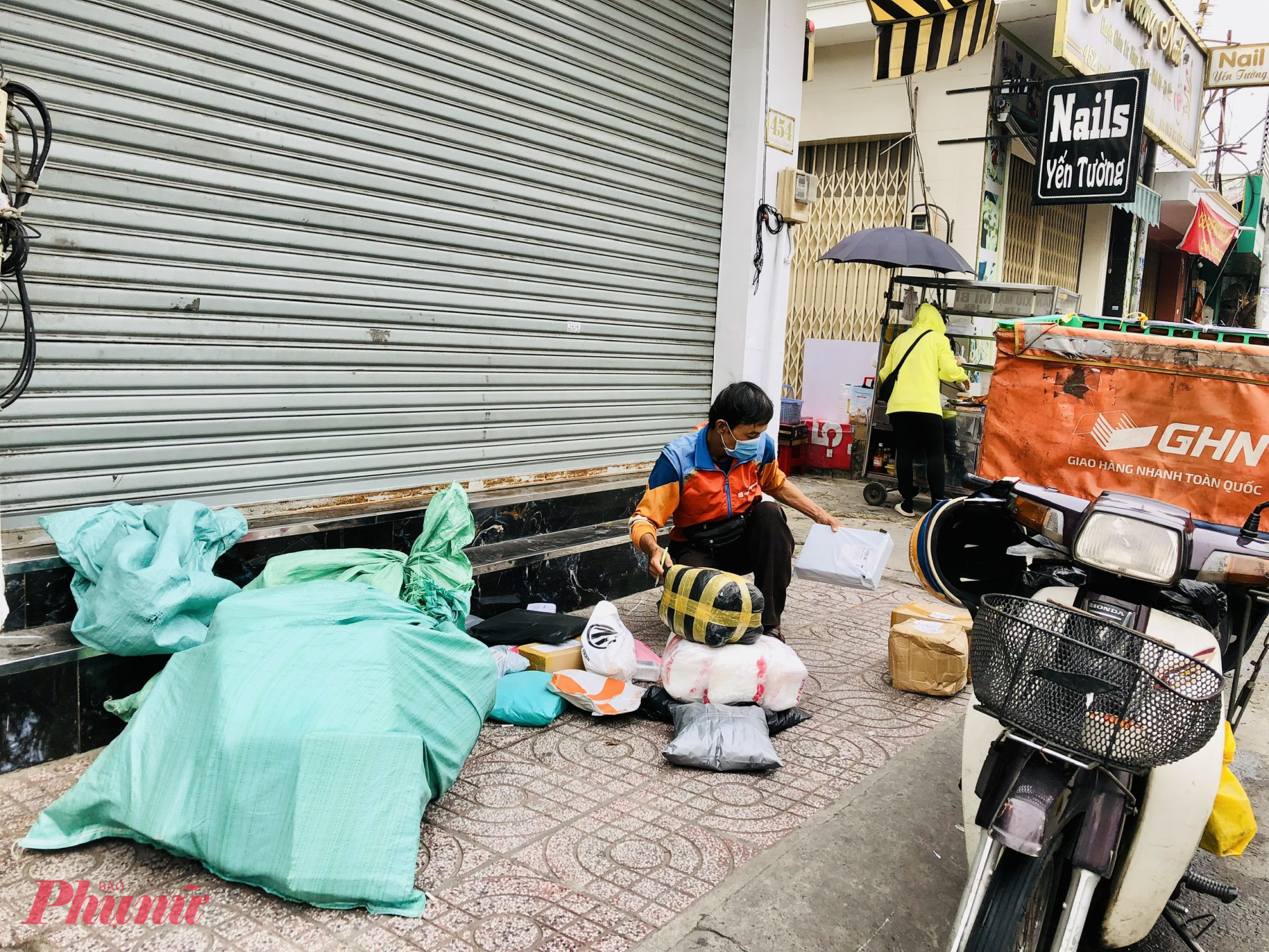Hàng chục ngàn cửa hàng không bán được sản phẩm trên các sàn thương mại điện tử - Ảnh: Thanh Hoa