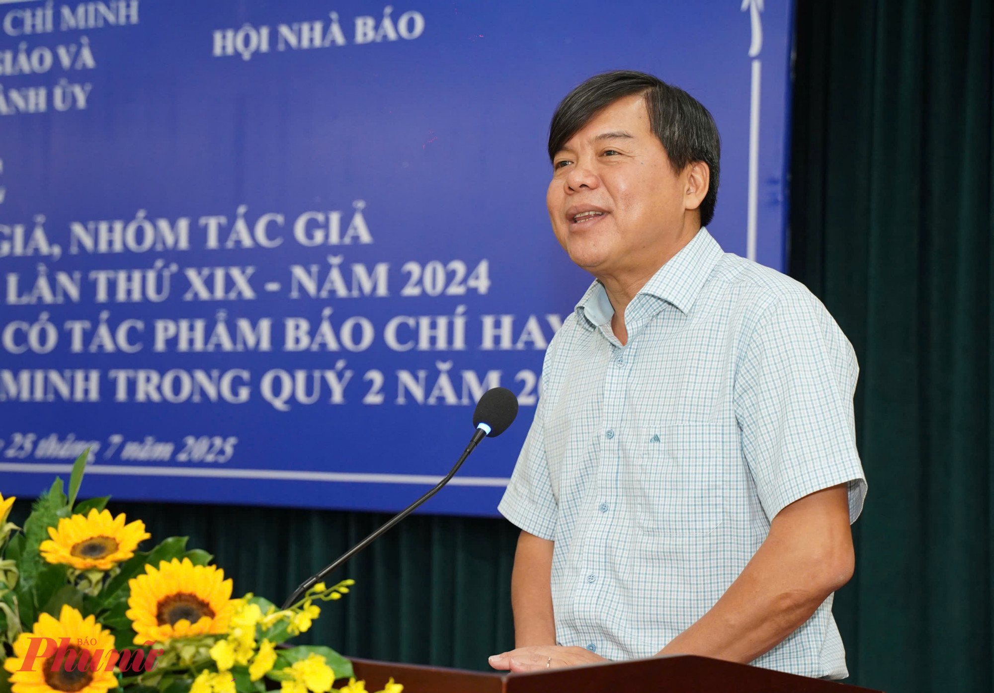 Ông Tăng Hữu Phong khuyến khích báo chí nên tập trung khai tác những vấn đề gần gũi, giản dị - Ảnh: V.Thuận