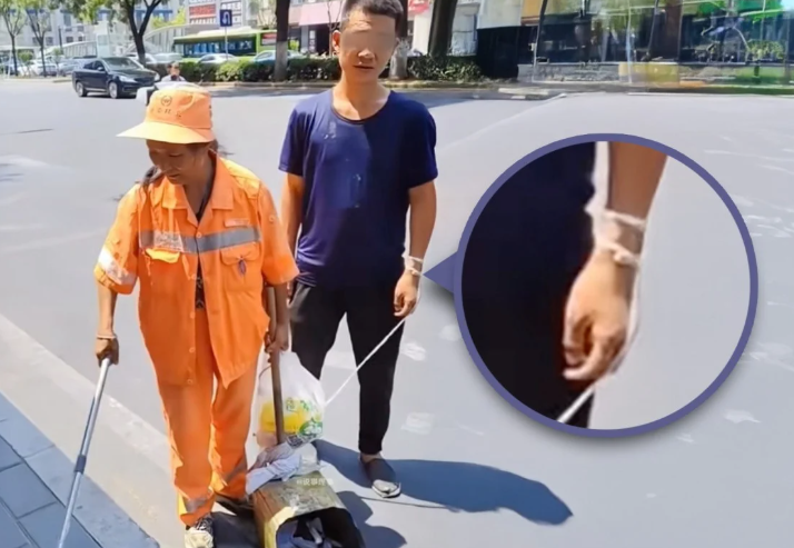 Một đoạn video cho thấy một nữ nhân viên dọn dẹp đường phố và cậu con trai bị khuyết tật tâm thần gần một điểm du lịch nổi tiếng ở Tây An, tỉnh Thiểm Tây, đã lan truyền, thu hút sự quan tâm không cần thiết của công chúng. Ảnh: Baidu