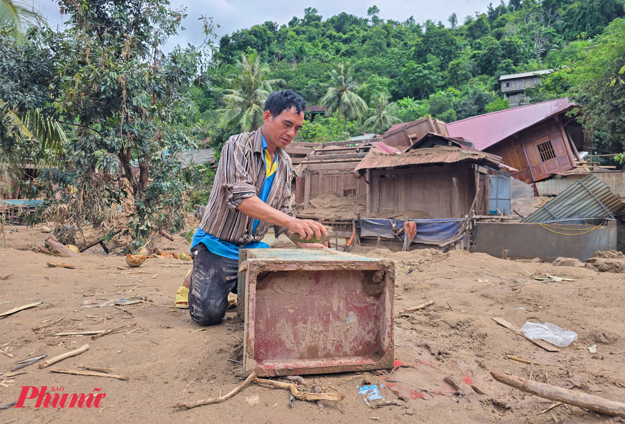 Chiếc két sắt là tài sản còn sót lại duy nhất của anh Hiển