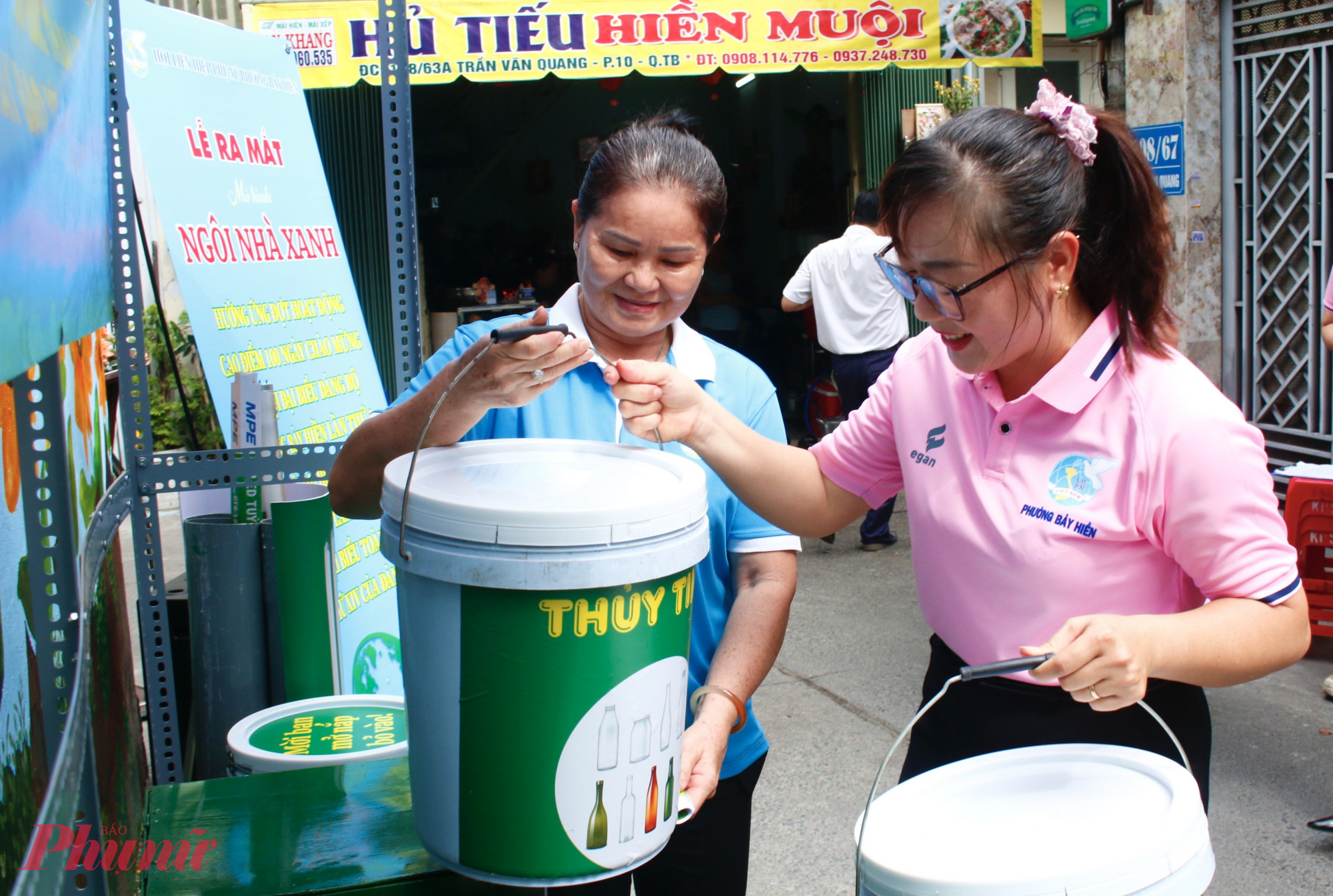 Mô hình “Ngôi nhà xanh” thu gom rác thải nguy hại cùng chung tay bảo vệ môi trường xanh, an toàn do Hội LHPN phường Bảy Hiền thực hiện là một sáng kiến mang tính cộng đồng
