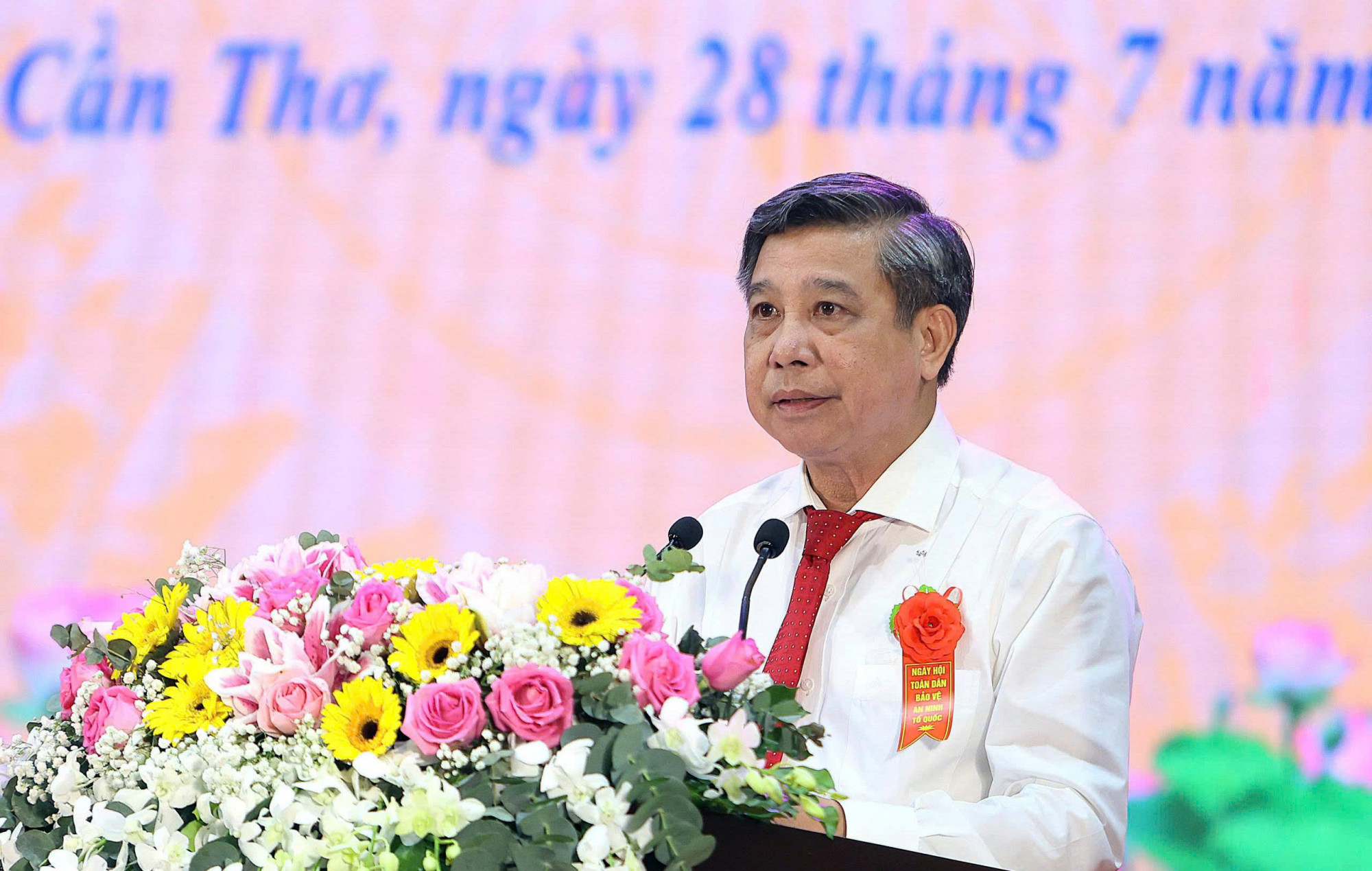 ồng Văn Thanh- Phó Bí thư Thường trực Thành ủy,  Chủ tịch HĐND TP Cần Thơ phát biểu chỉ đạo Ngày hội TDBV ANTQ. Ảnh: Huỳnh Trọng 