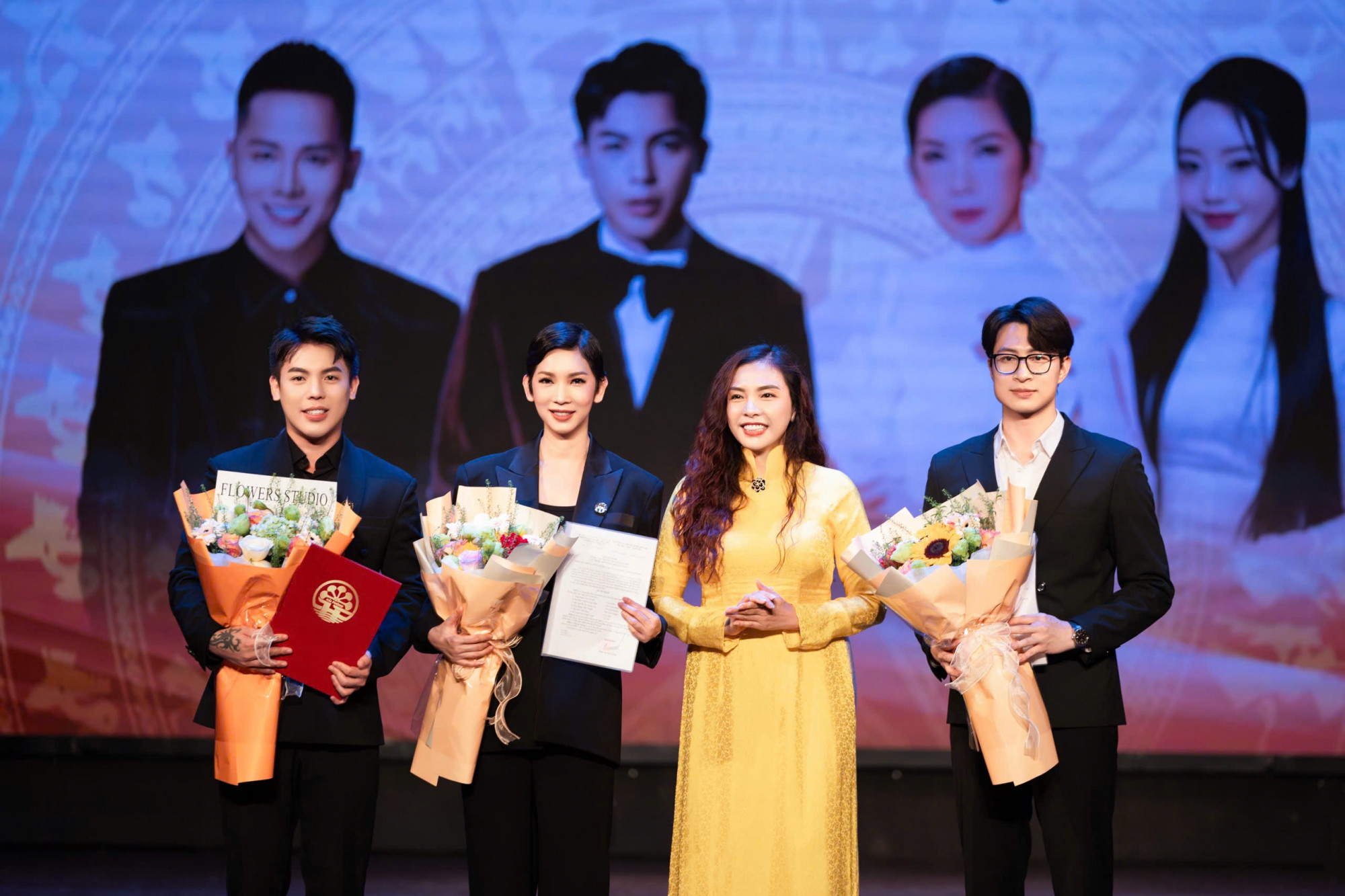 Câu lạc bộ Nghệ sĩ Hải Phòng được thành lập với 20 thành viên hoạt động trong lĩnh vực biểu diễn và Ban chủ nhiệm lâm thời gồm 6 người.