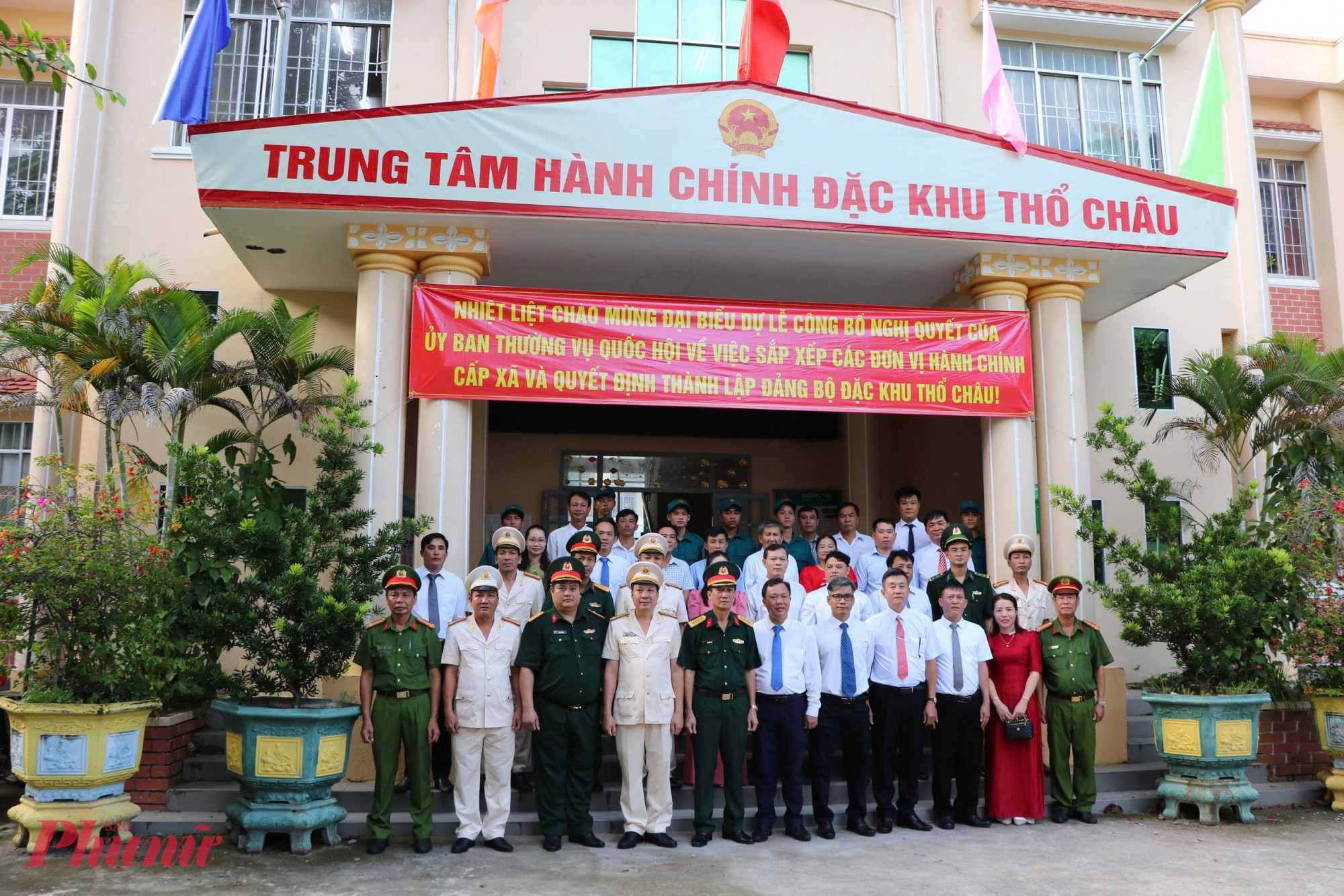 Cán bộ, công chức, viên chức tại đặc khu Phú Quốc sẽ nhận được 25-80% mức lương hiện hưởng - Ảnh Quốc Giang