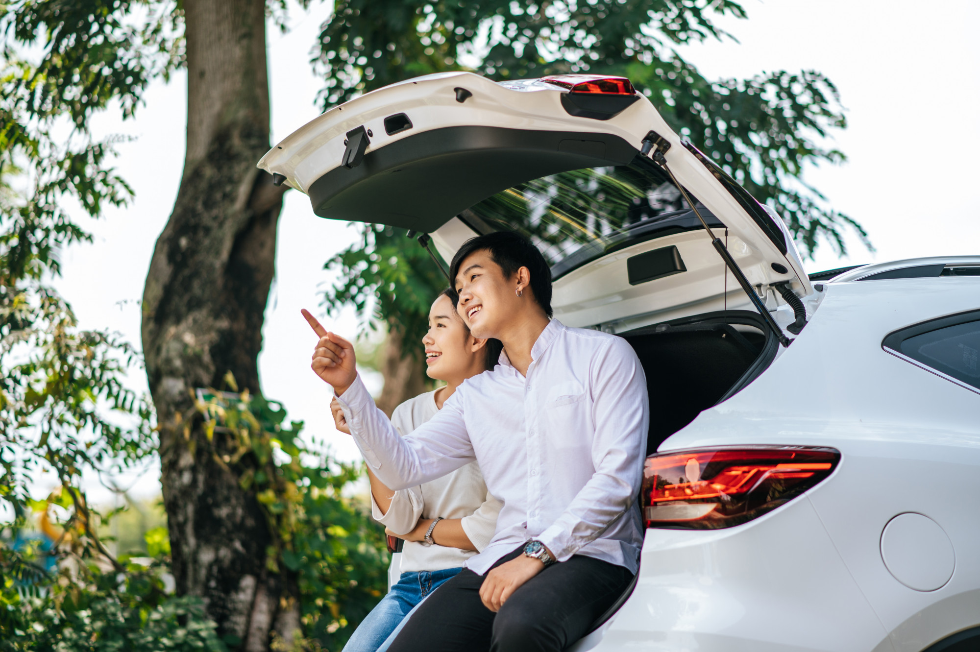 Phụ nữ đẹp, có năng lực thì họ sẽ chọn đàn ông tương xứng. Thế nên đàn ông muốn lấy được vợ đẹp, giỏi giang thì phải vươn lên trở thành bờ vai vững chắc che chở cho người phụ nữ của mình chứ không phải than vãn, kêu ca, hả hê trước cuộc tình tan vỡ của kiều nữ và đại gia (ảnh Freepik)