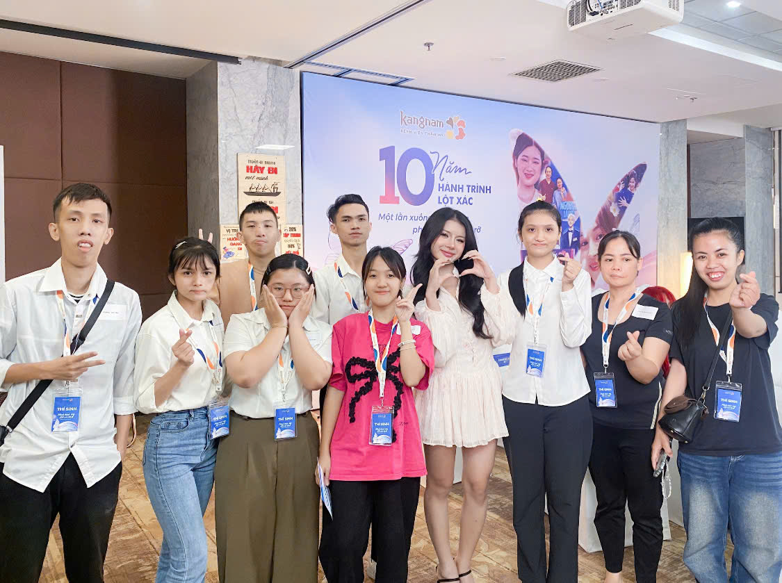 Gương mặt các thí sinh thi vòng casting offline sáng ngày 29/7 - Ảnh: Bệnh viện Thẩm mỹ Kangnam