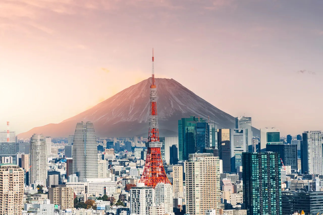 Tokyo, Nhật Bản: hơn 190 tòa nhà. Sự phát triển theo chiều cao của Tokyo mang tính chiến lược, tập trung ở các trung tâm thương mại như: Shinjuku, Marunouchi và Roppongi. Các tòa nhà ở đây có thiết kế tinh tế với những tòa nhà nổi bật như: Toranomon Hills, Midtown Tower và Shibuya Scramble Square - Ảnh: Jackyenjoyphotography