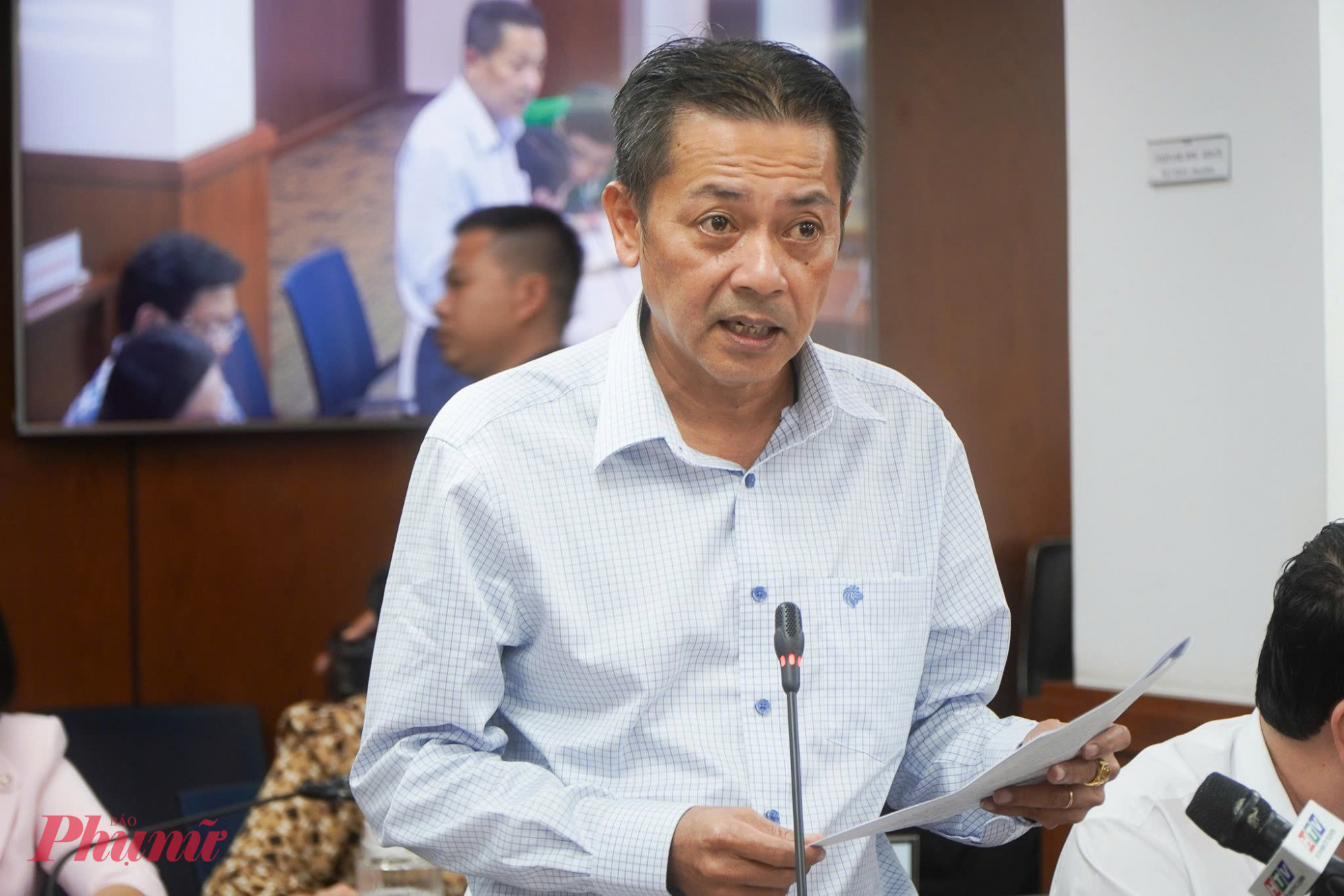Ông Thân Vĩnh Long - Phó Trưởng Phòng Phát triển đô thị Sở Xây dựng TPHCM thông tin tại họp báo - Ảnh: Thanh Tâm