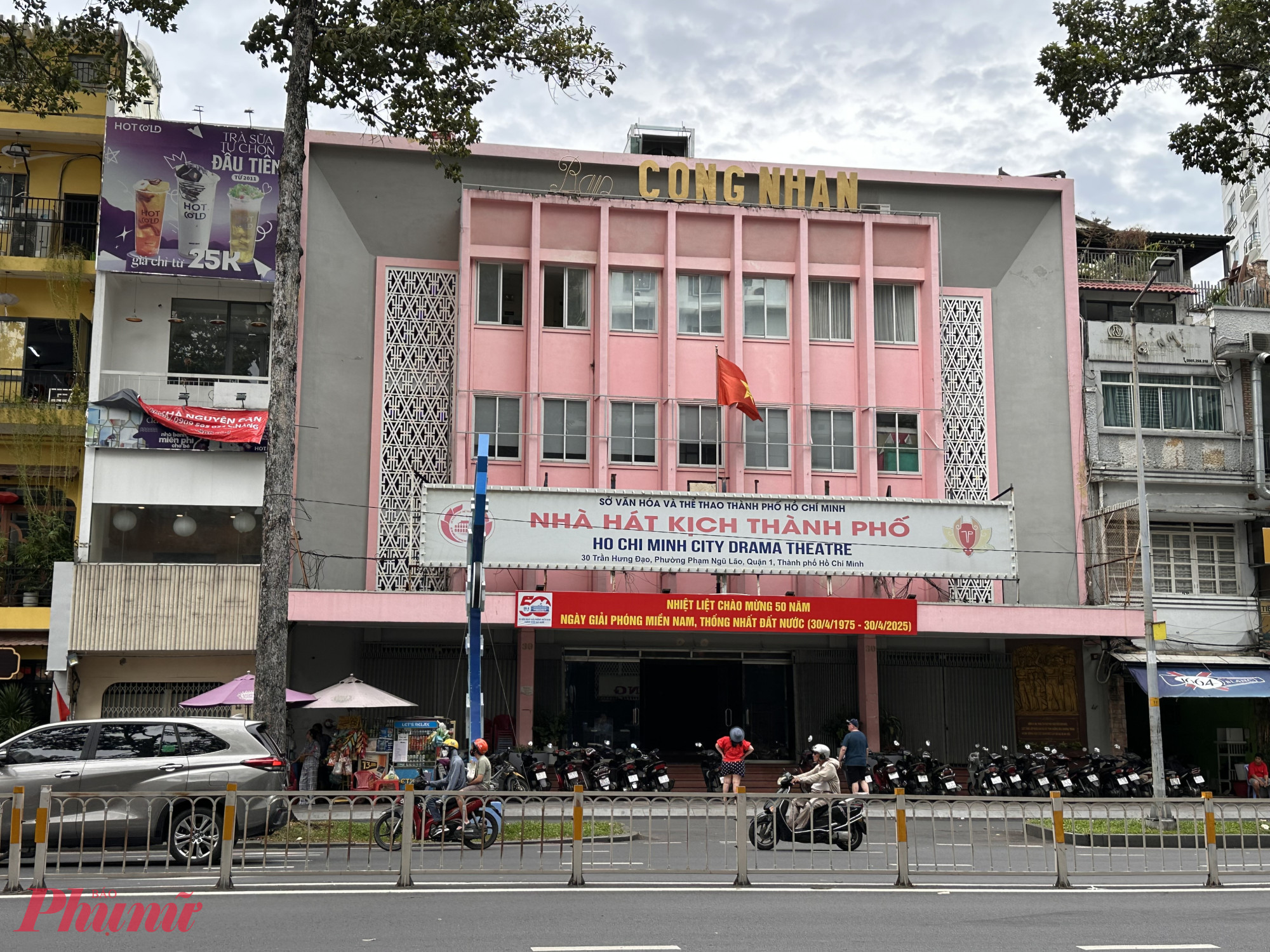 Phường Bến Thành - TPHCM: Nơi lưu giữ ký ức trăm năm - Bài 2: Không gian vàng son của sân khấu cải lương Rap Nguyễn Văn hảo xưa nay là rạp Công Nhân, trụ sở của Nhà hát Kịch TP.HCM