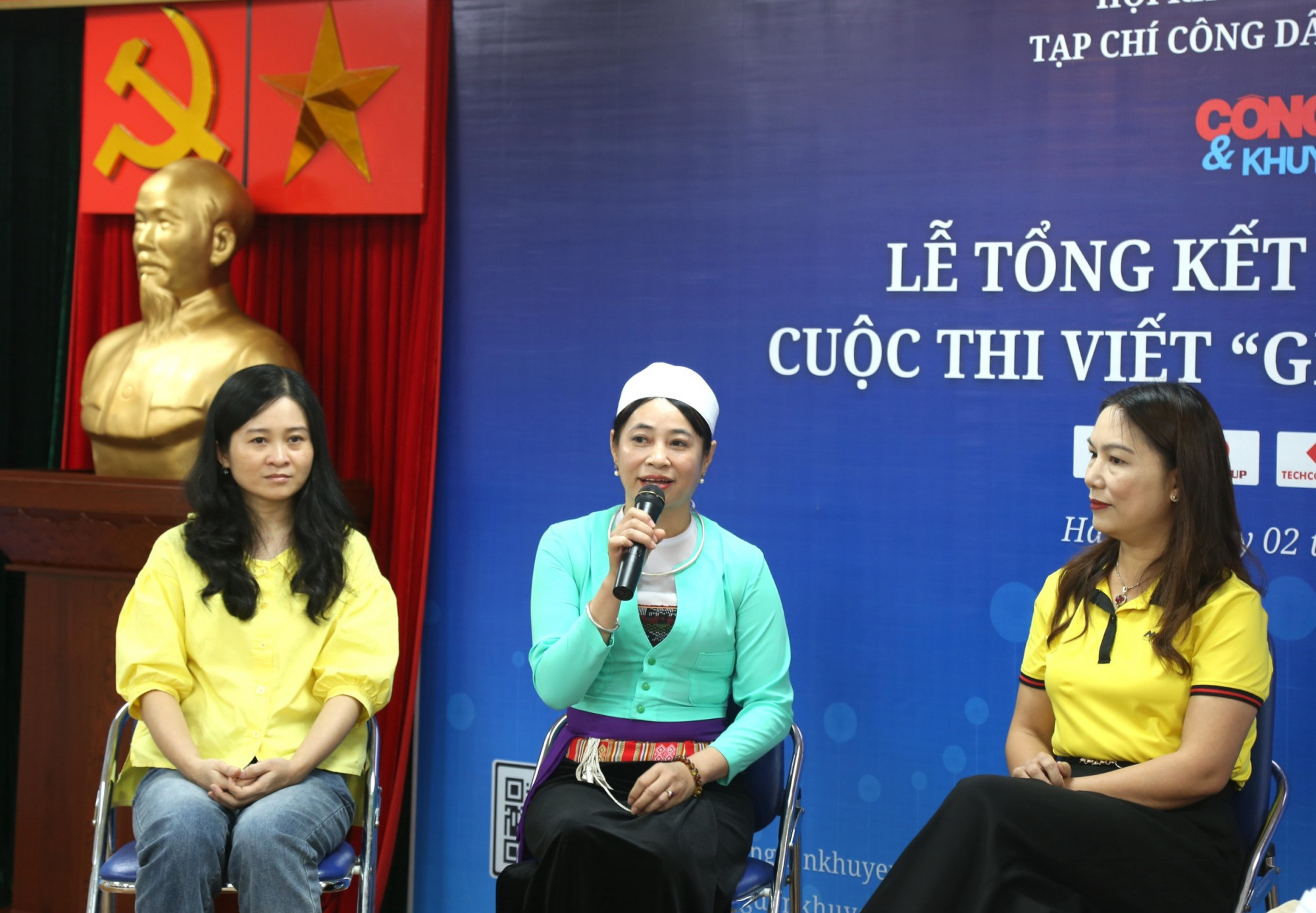 Thạc sĩ Quách Thị Phương Đoan - người Mường - giao lưu tại Lễ trao giải cuộc thi viết Gia đình học tập do Tạp chí Công dân - Khuyến học tổ chức. Ảnh minh họa
