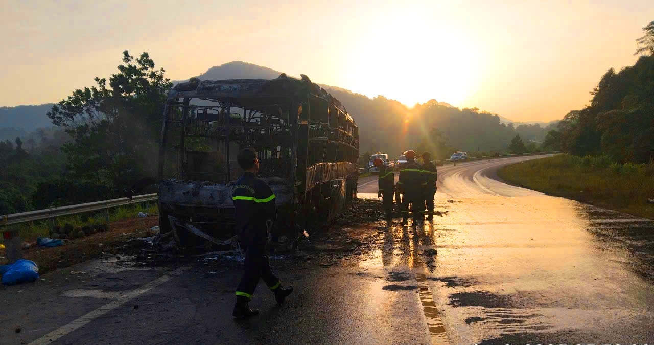 Sau khi sự cố giao thông xảy ra, Văn phòng QLĐB ll.5 đã phối hợp với nhà thầu thi công,  phòng CSGT công an thành phố Huế chính quyền địa phương đảm bảo giao thông