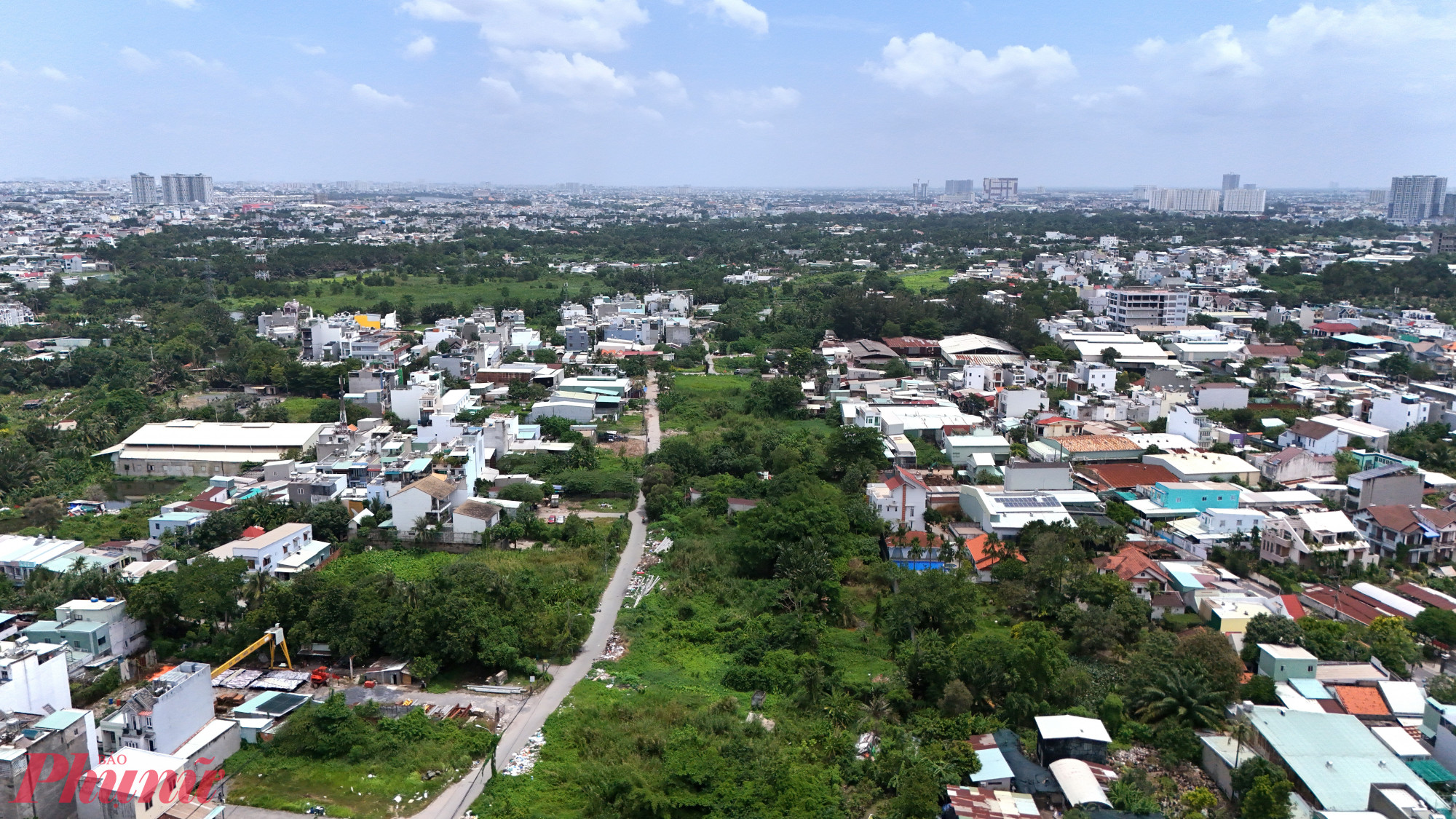 Vừa qua, Phó Thủ tướng Thường trực Nguyễn Hòa Bình đã thay mặt Chính phủ ký ban hành nghị quyết tháo gỡ khó khăn cho hai dự án hạ tầng trọng điểm tại TPHCM, trong đó có tuyến đường kết nối Phạm Văn Đồng – Gò Dưa. Đây được xem là bước đi quyết liệt nhằm cải thiện môi trường đầu tư, khơi thông các điểm nghẽn thủ tục và pháp lý…