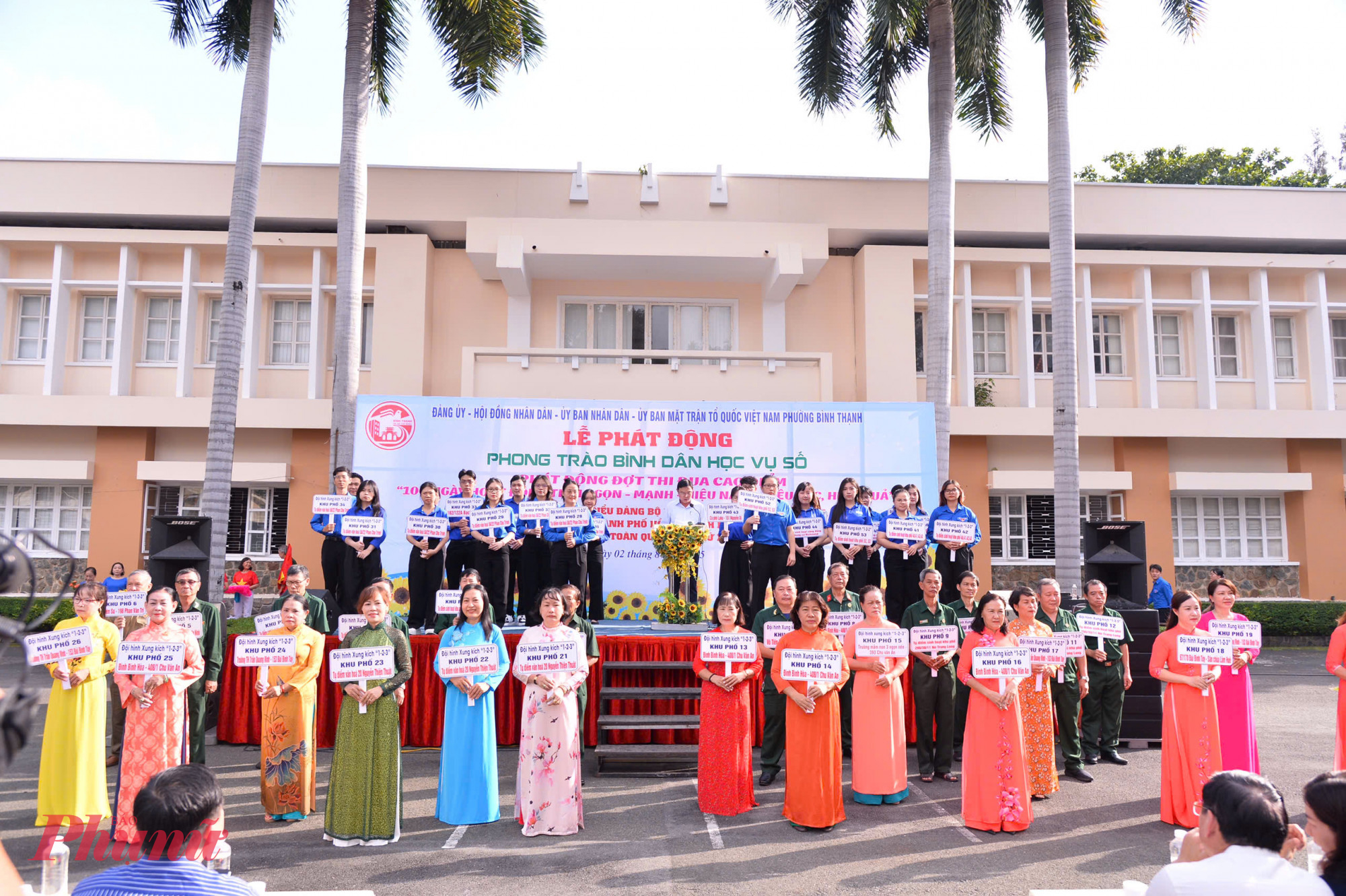 Các đơn vị đăng ký hưởng ứng với nhiều công trình, sáng kiến thiết thực.