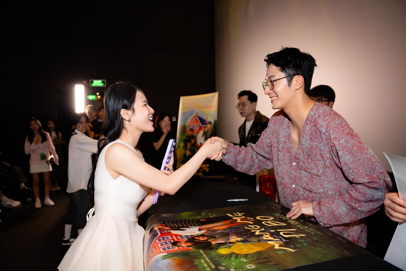 Sự tham gia của tài tử Hàn Quốc Jung Il Woo trong các hoạt động quảng bá cũng là yếu tố giúp phim Mang mẹ đi bỏ thắng lớn - Ảnh do đoàn phim cung cấp