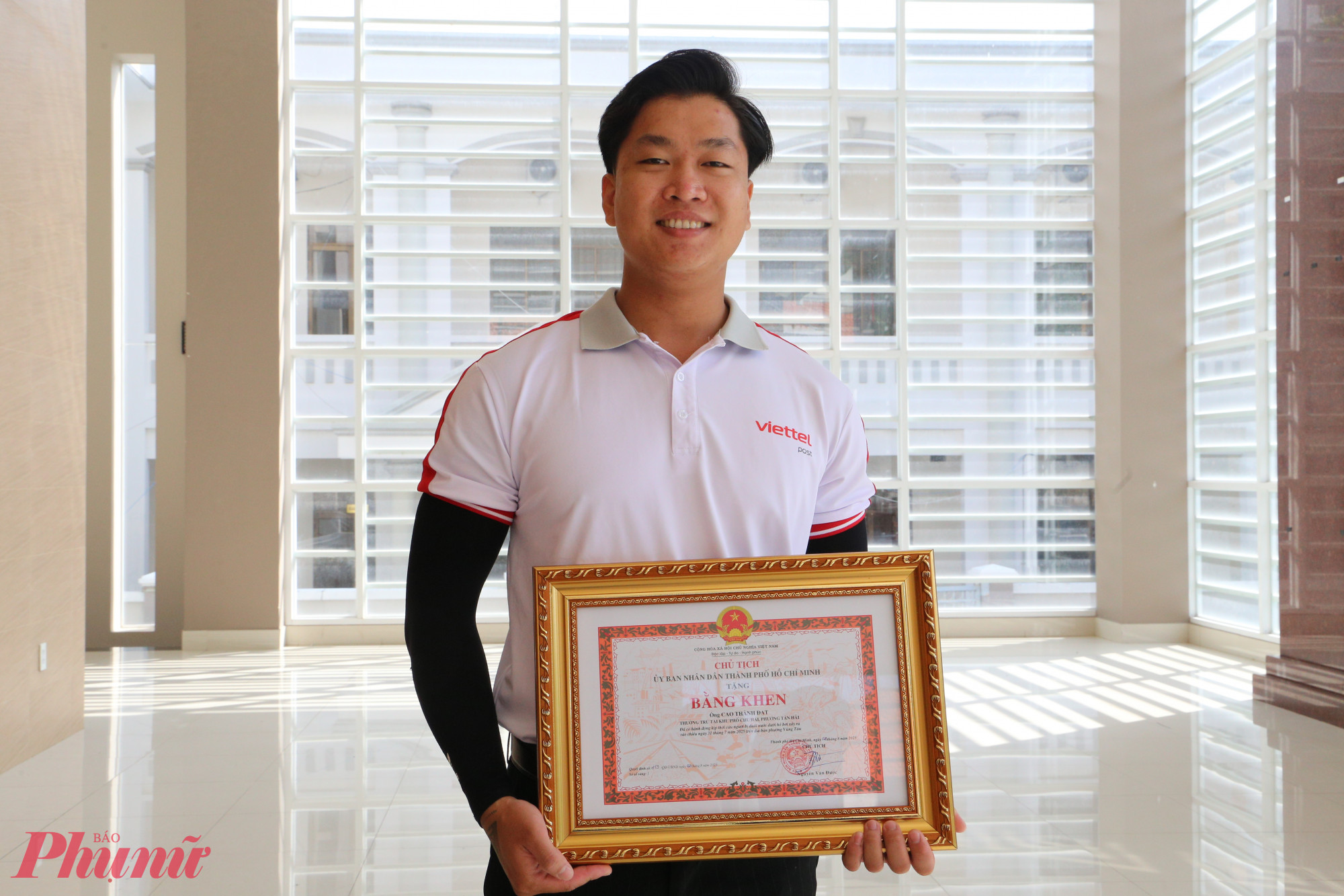 Nhờ hành động dũng cảm và sơ cứu đúng cách, anh Cao Thành Đạt đã cứu sống hai mẹ con bị đuối nước dưới hồ bơi tại một villa ở TP Vũng Tàu - Ảnh: Thanh Tâm.