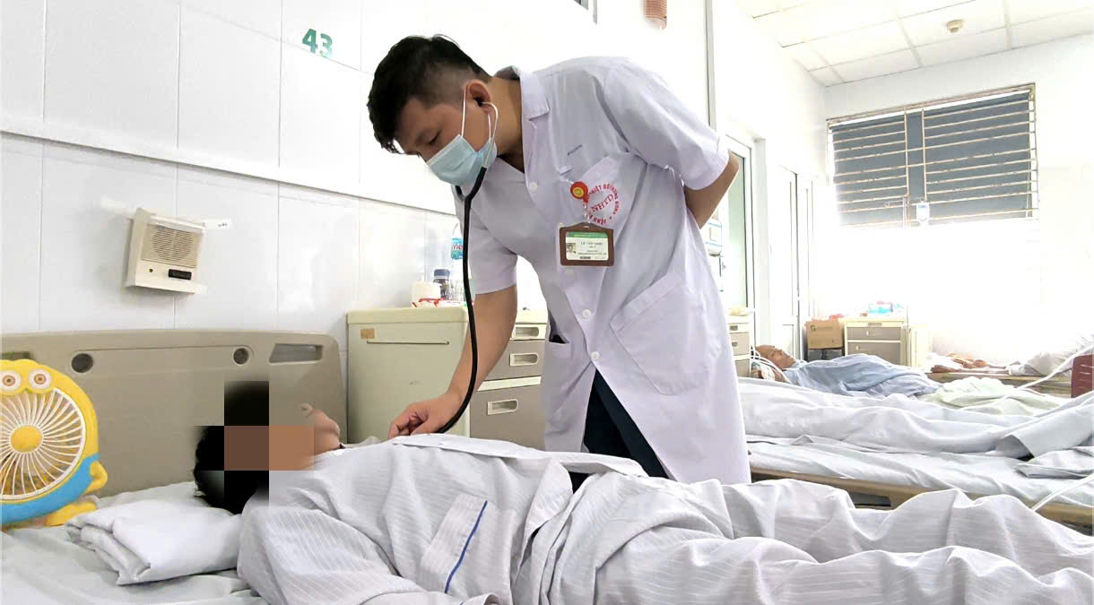 Bệnh nhân phát hiện viêm mang não do ký sinh trùng sau nhiều ngày đau đầu, buồn nôn - ảnh: T.S.