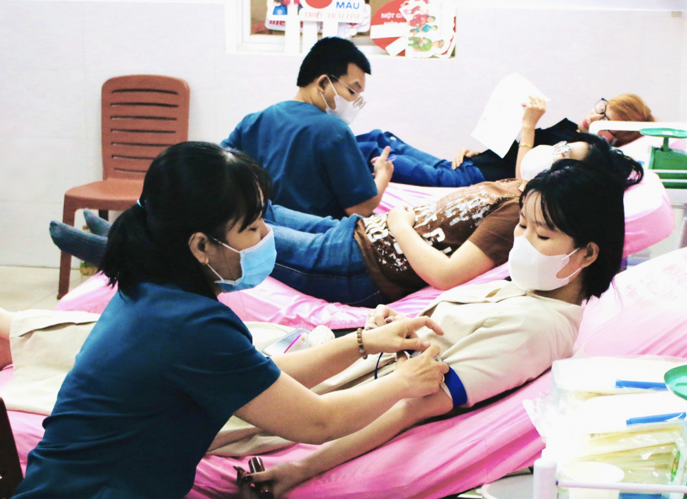 Tuổi trẻ lặng thầm hiến máu cứu người Đông đảo người trẻ đến Trung tâm Hiến máu nhân đạo TPHCM (phường Tân Hòa) vào những ngày cuối tháng 7/2025