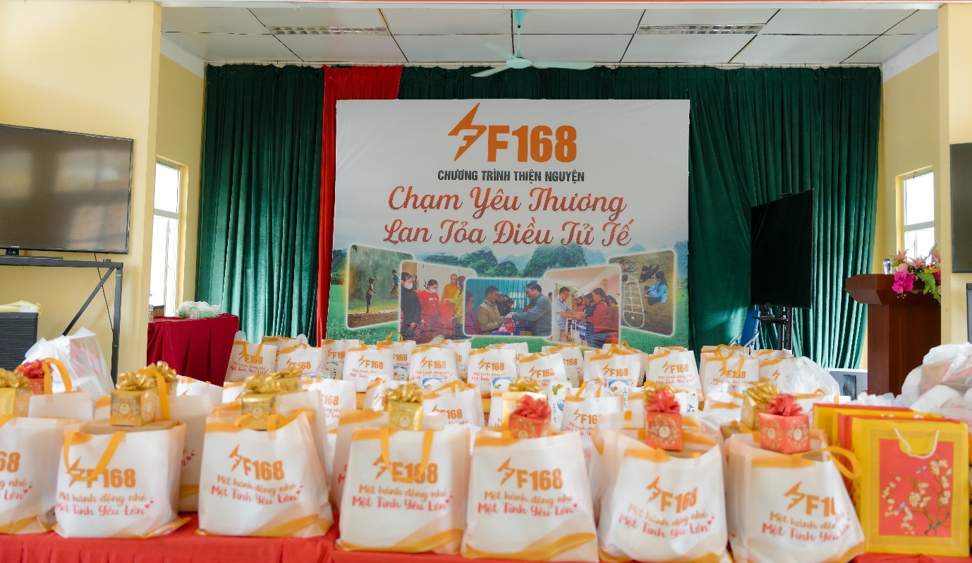 Những phần quà đầy ý nghĩa mà Công ty F168 đã chuẩn bị cho bà con xã Chí Viễn (xã Đàm Thủy, huyện Trùng Khánh cũ), tỉnh Cao Bằng