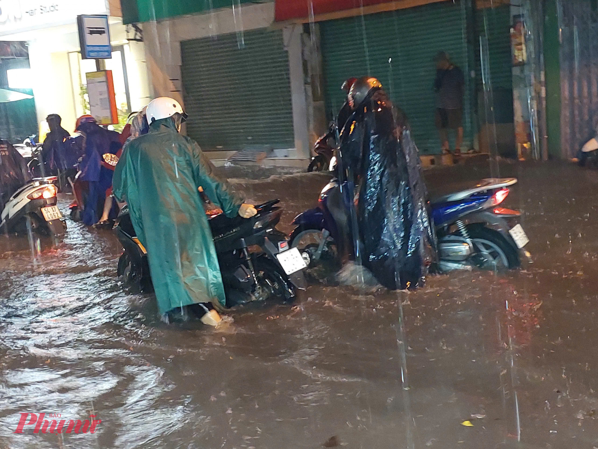 Xe chết máy hàng loạt.