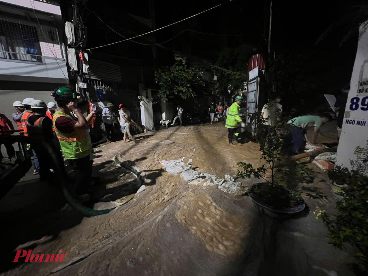 MRB xác nhận dung dịch phun tràn lên chủ yếu là bọt khí.